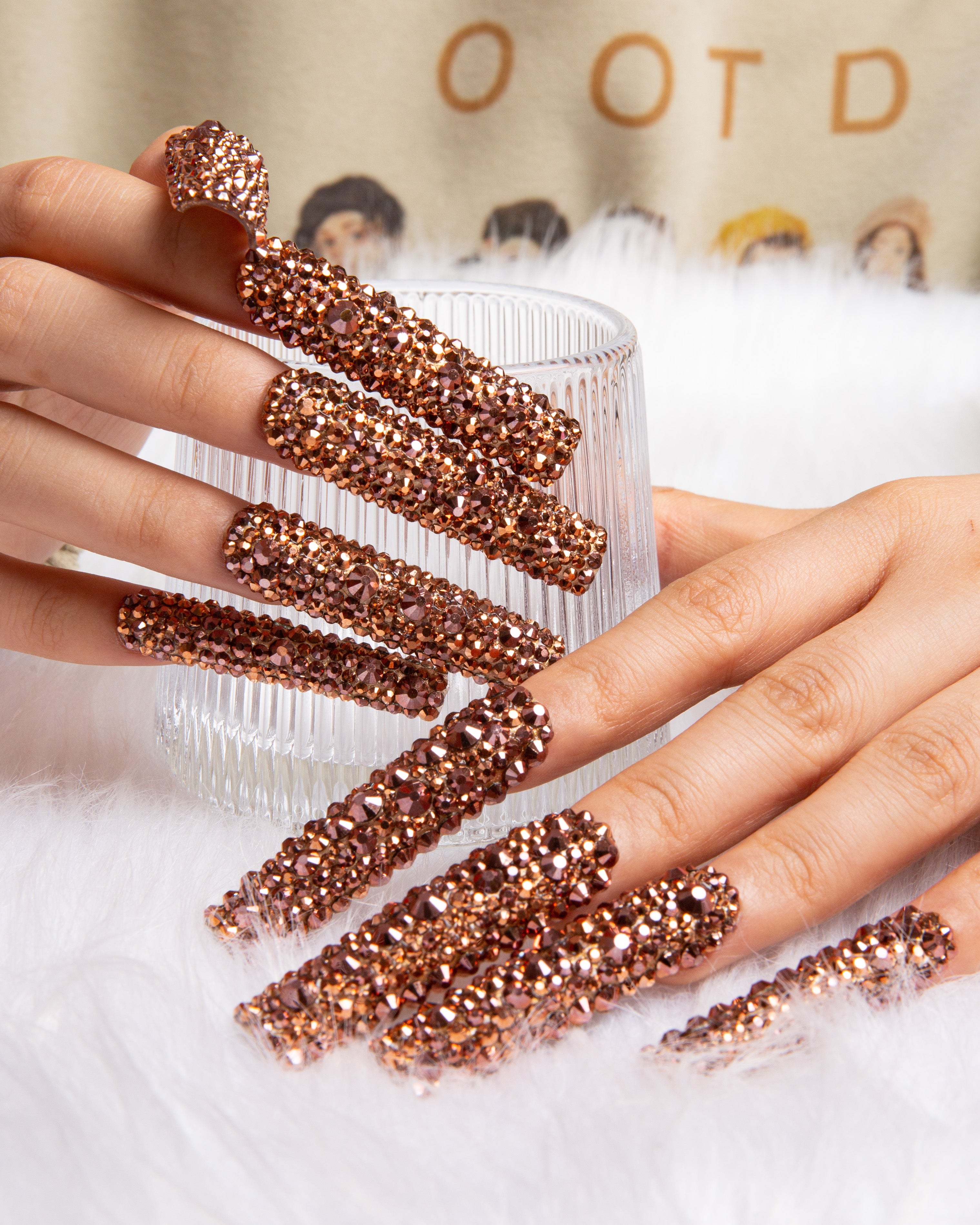 golden press on nails