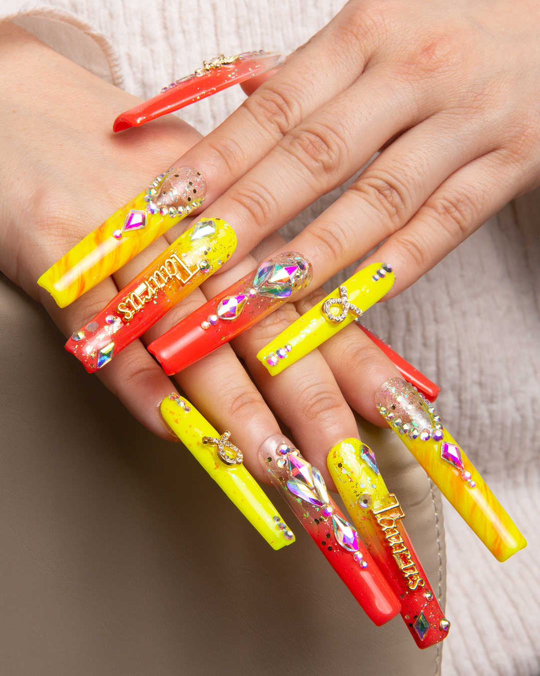 Taurus Handmade Nails 24pcs H163