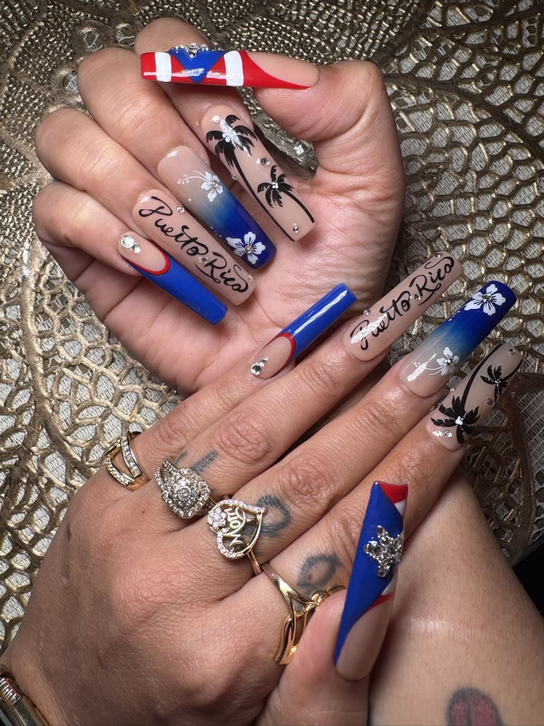 @indiagiggz x Lovful Creator Collab La Isla Del Encanto Handmade Nails C055
