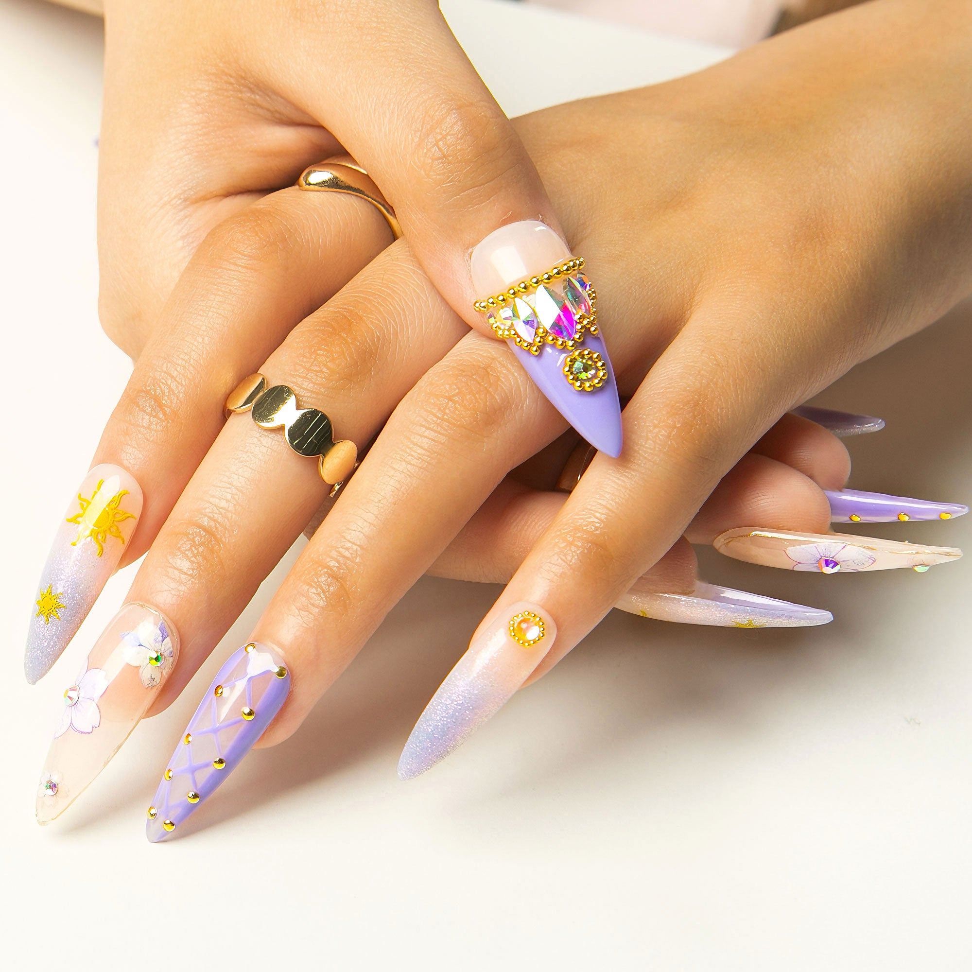 Happily Ever After Handmade Nails H454