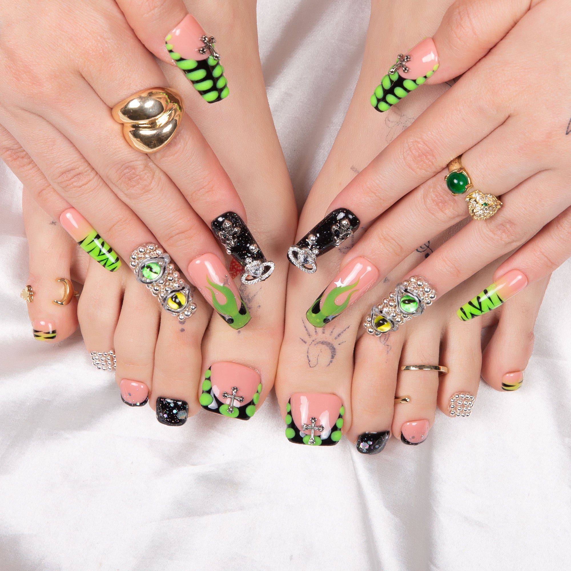 Dare to Roar French Tip Combo Set Handmade Nails H153+T153