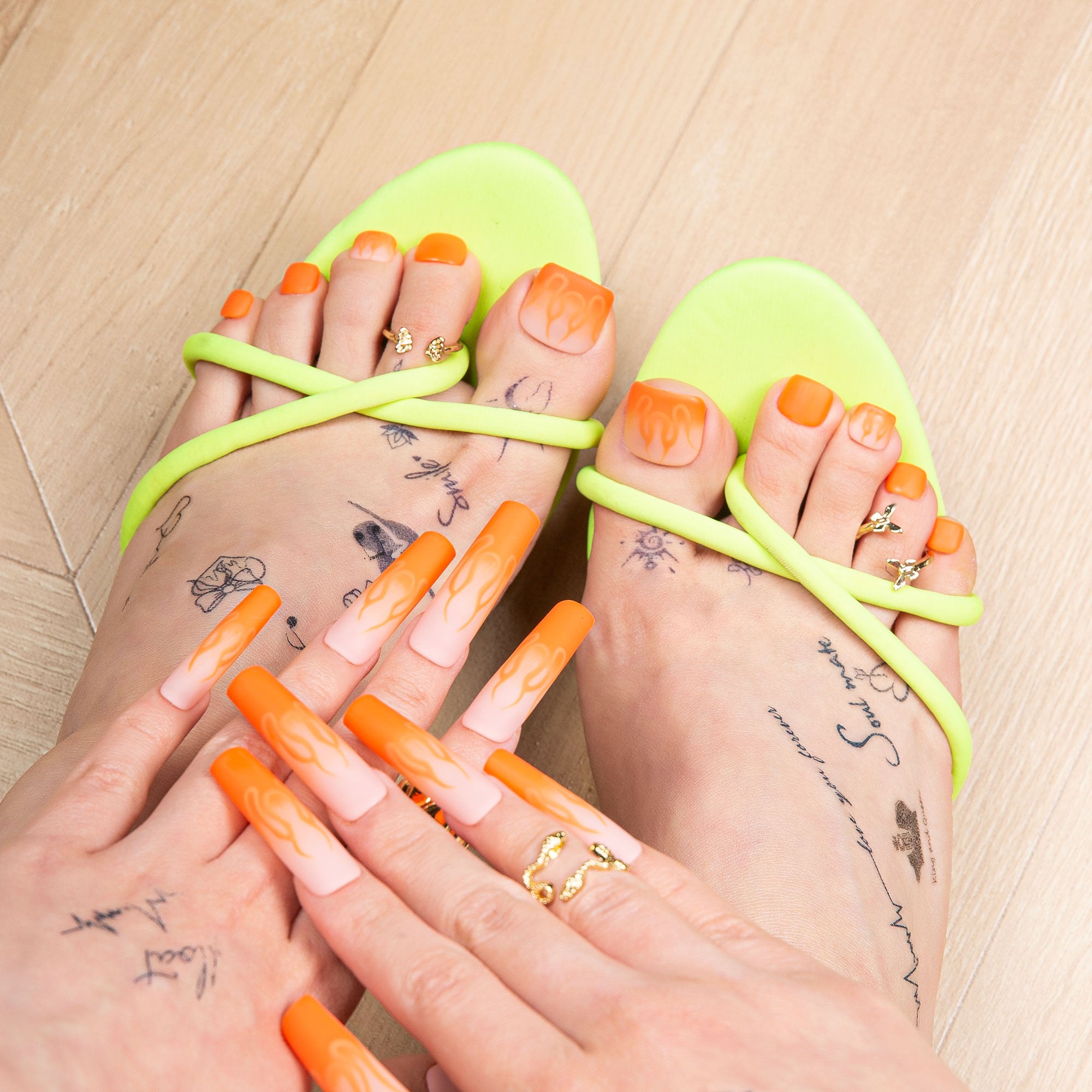 Burning Desire Combo Set Handmade Press on Nails H444+T444