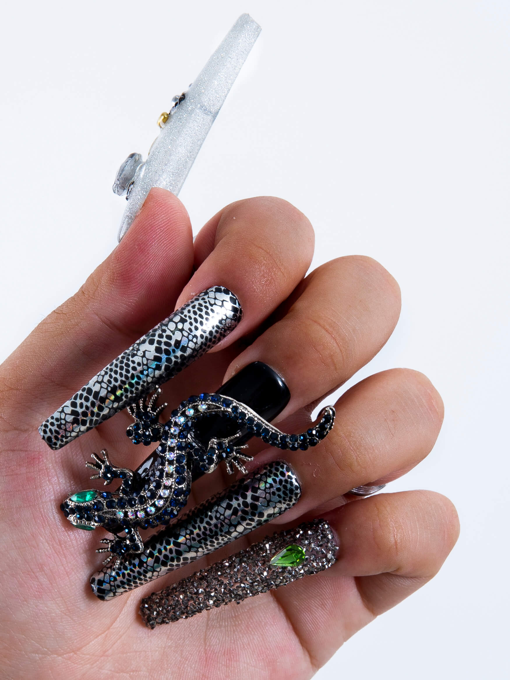 Mr Gecko press on nails