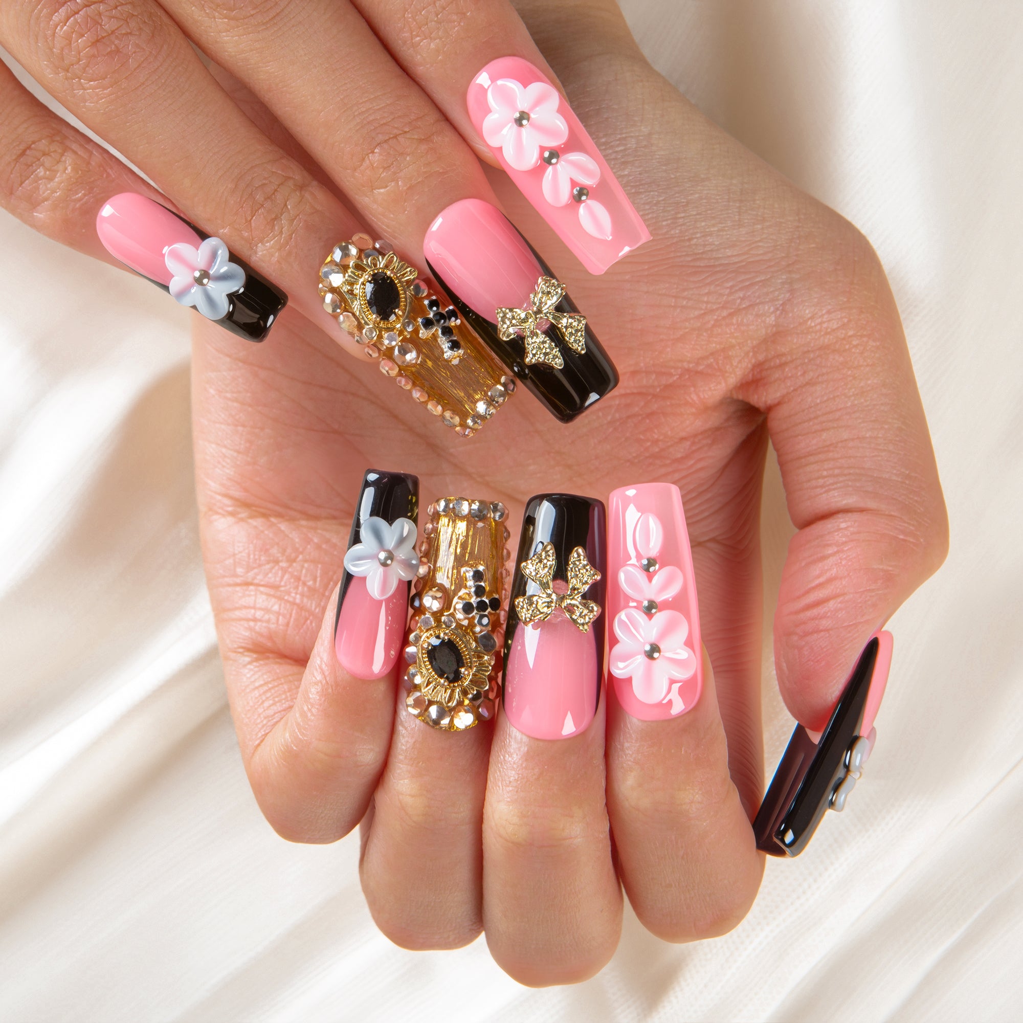 Noir Diva Handmade Nails H685