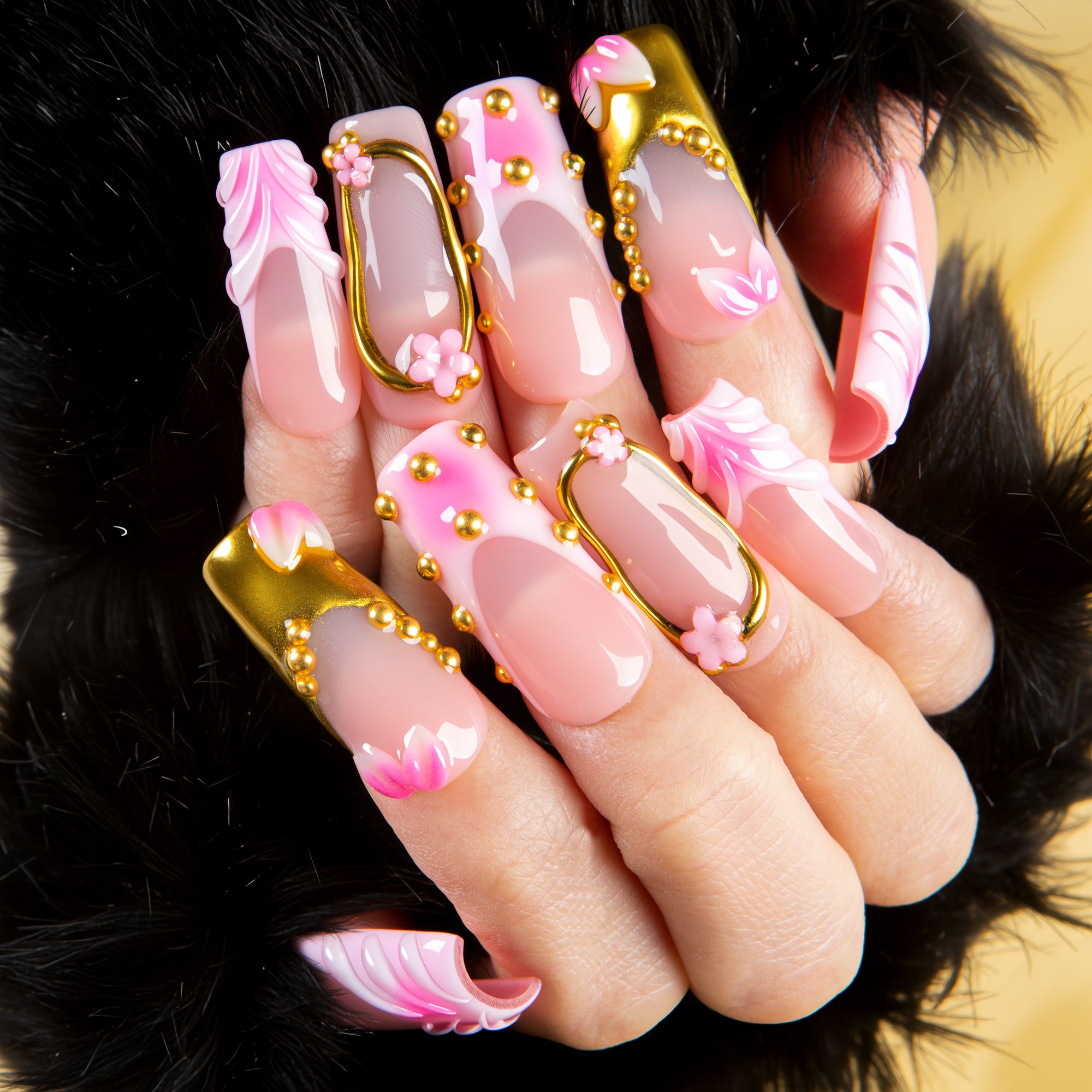 Rosy Charm Handmade Nails H692