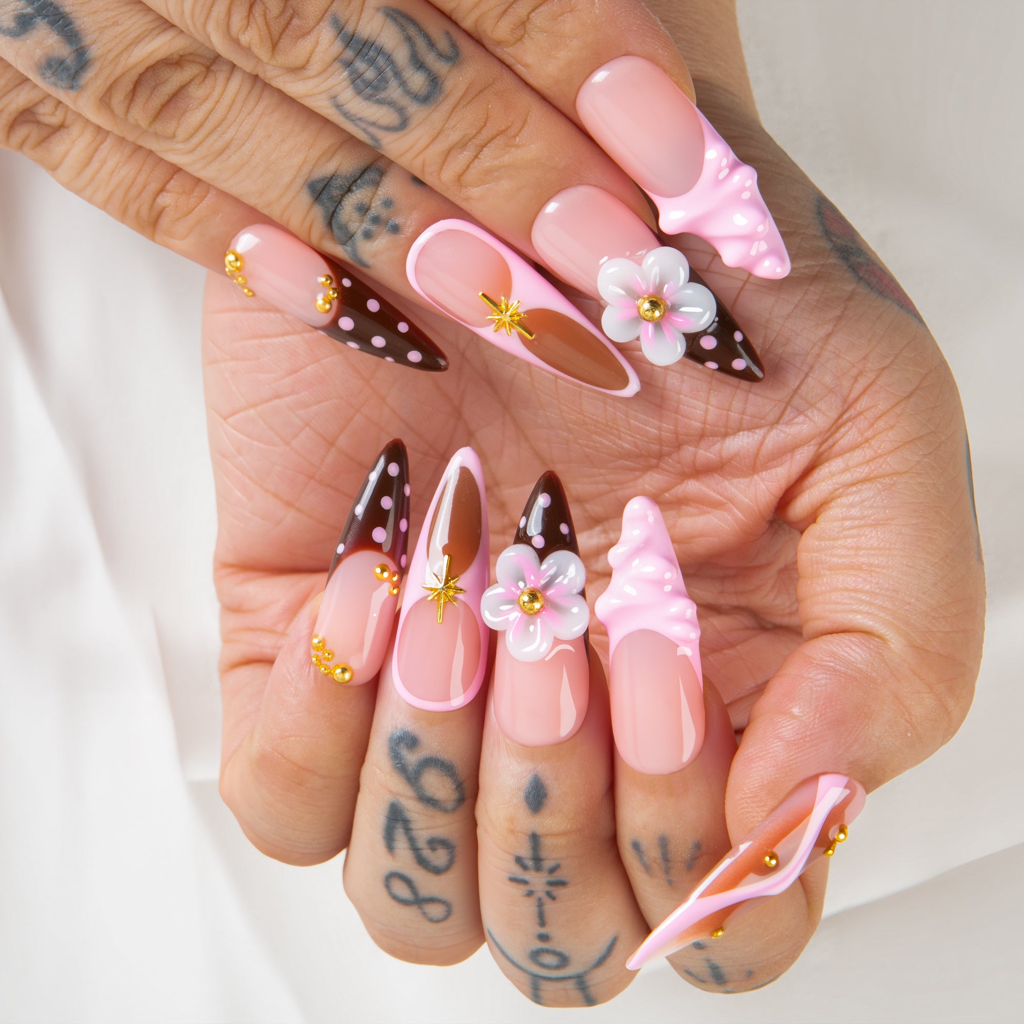 Berry Mocha Handmade Nails H700