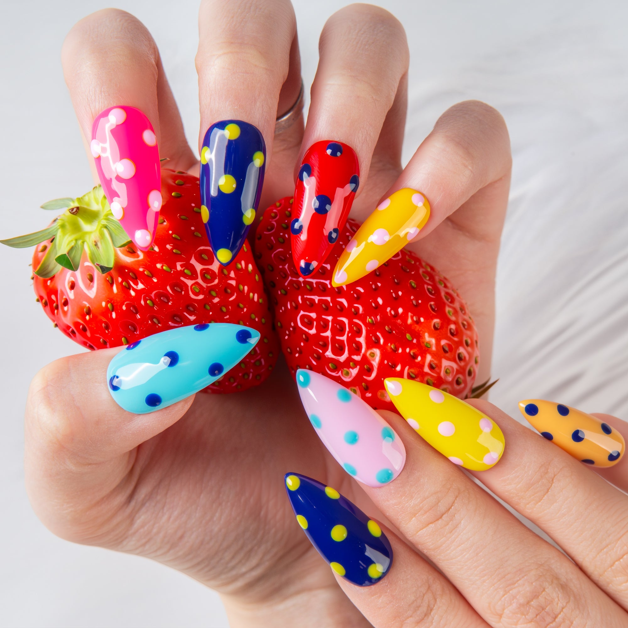 Polka Party Handmade Nails H715