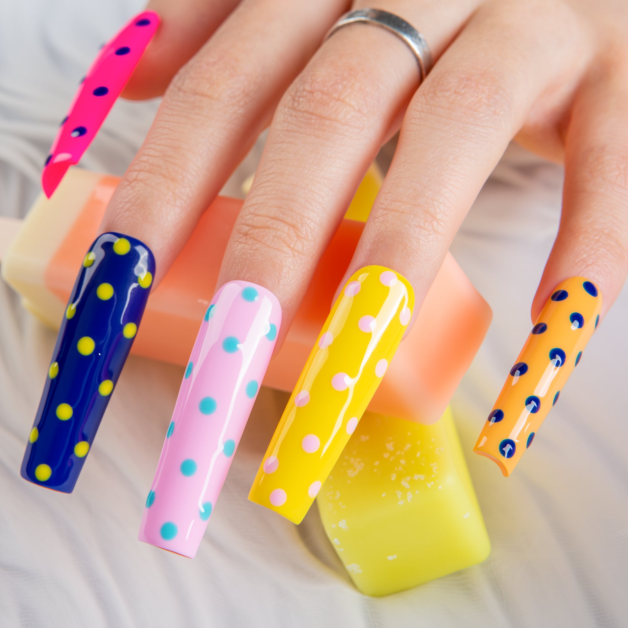 Polka Party Handmade Nails H715