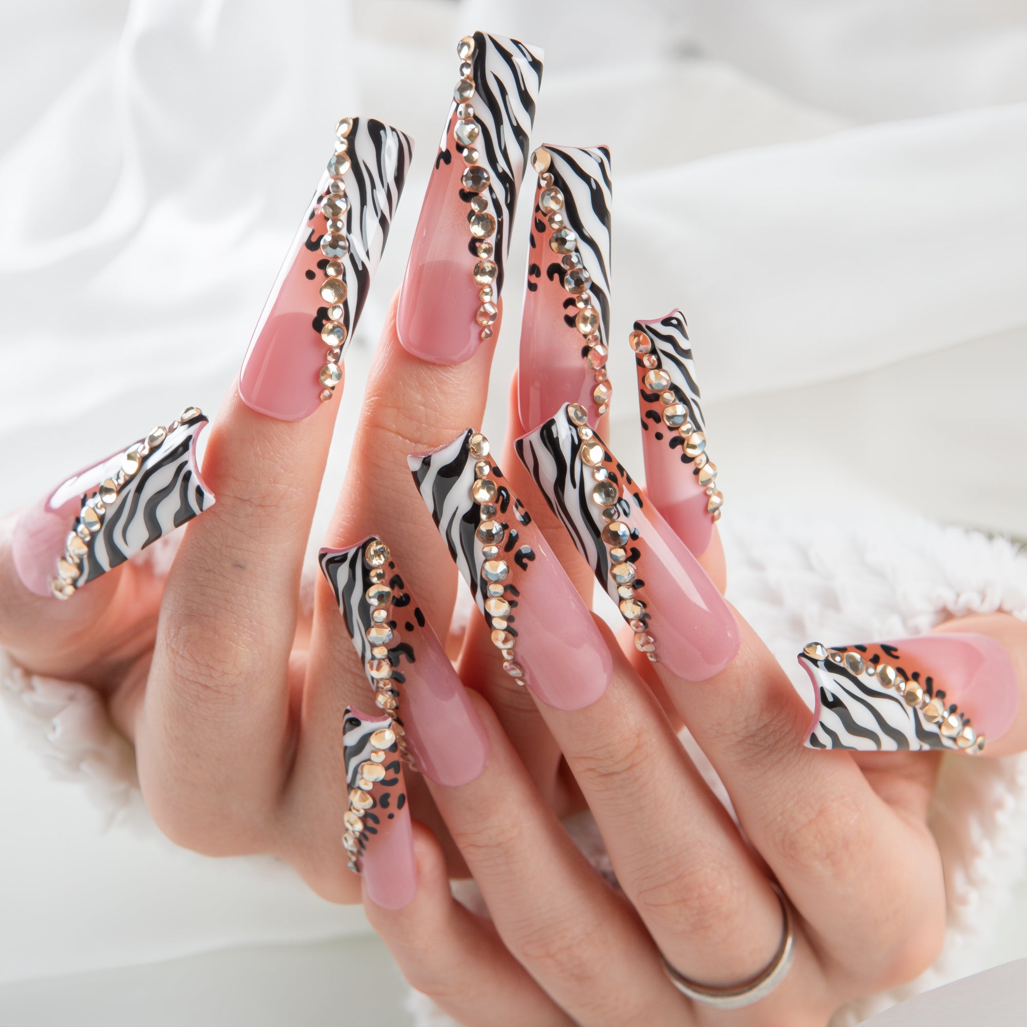 Safari Sparkle Handmade Nails H721