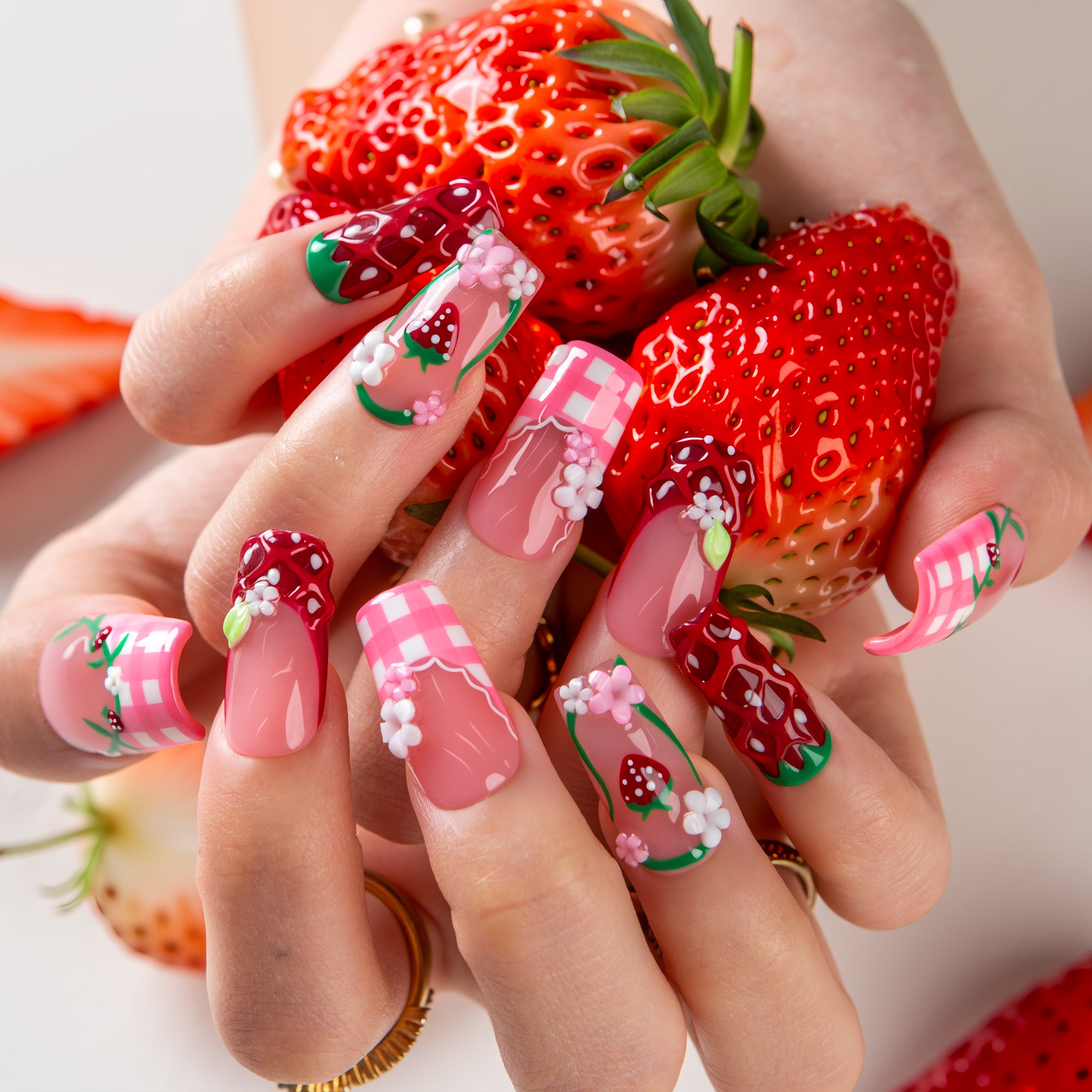 Picnic Rouge Handmade Nails H798