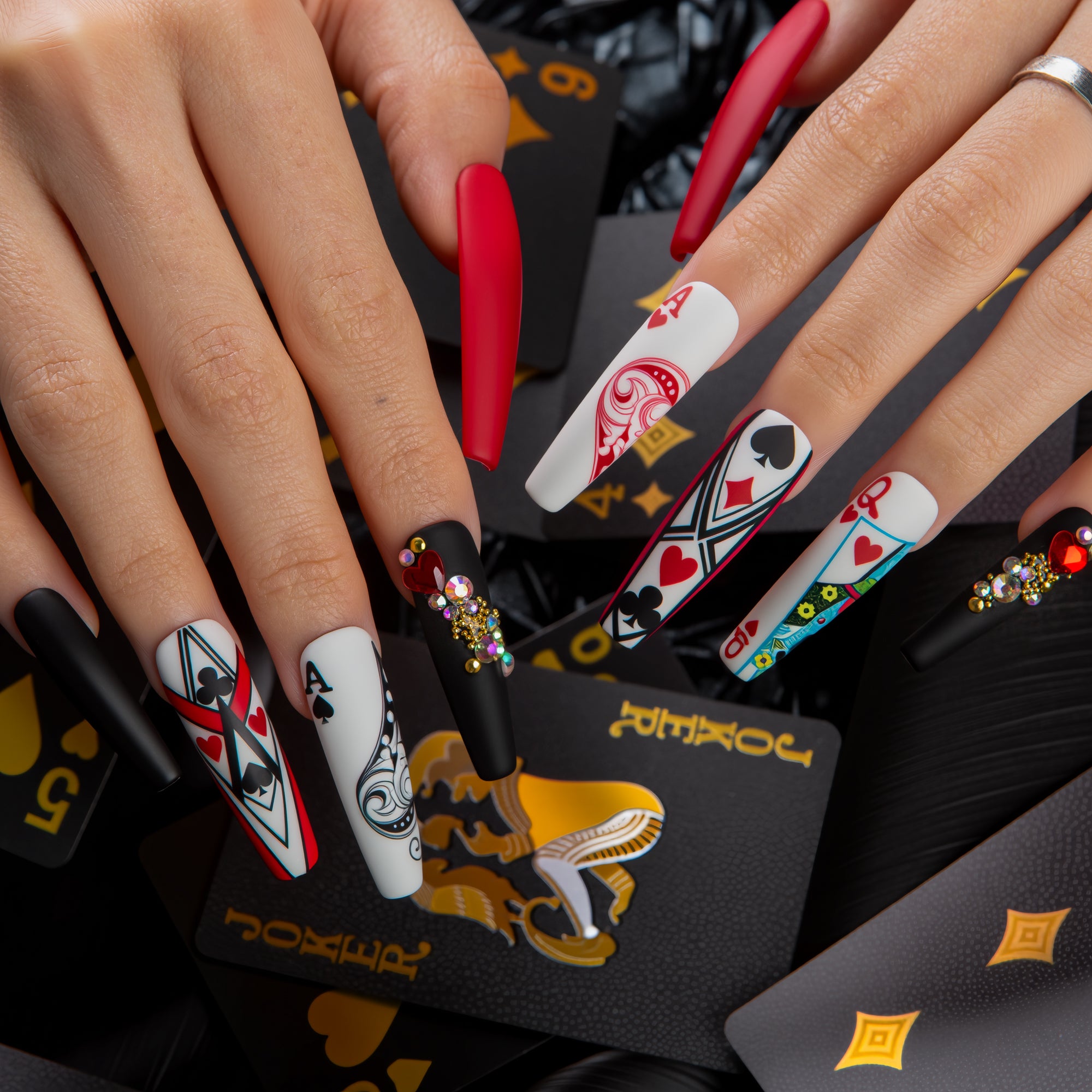 Poker Night Handmade Nails H800