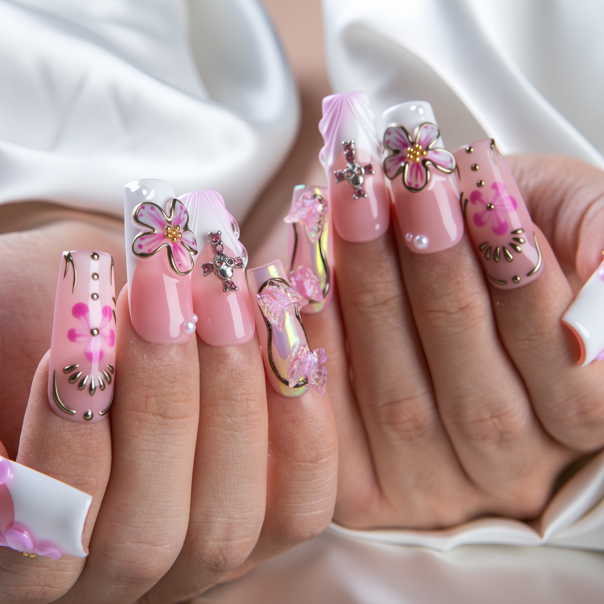 Gilded Sakura Handmade Nails H837