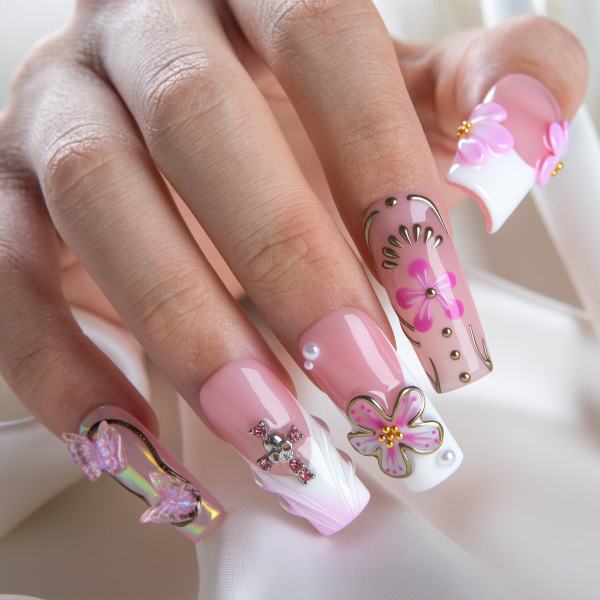 Gilded Sakura Handmade Nails H837