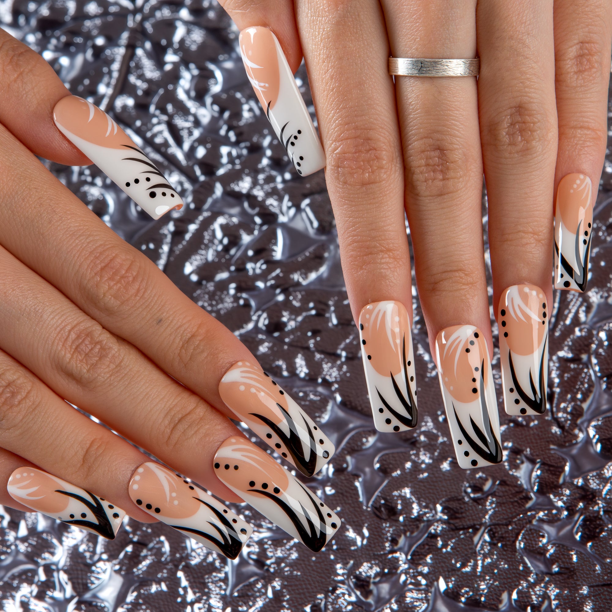 Nude Noir Handmade Nails H853