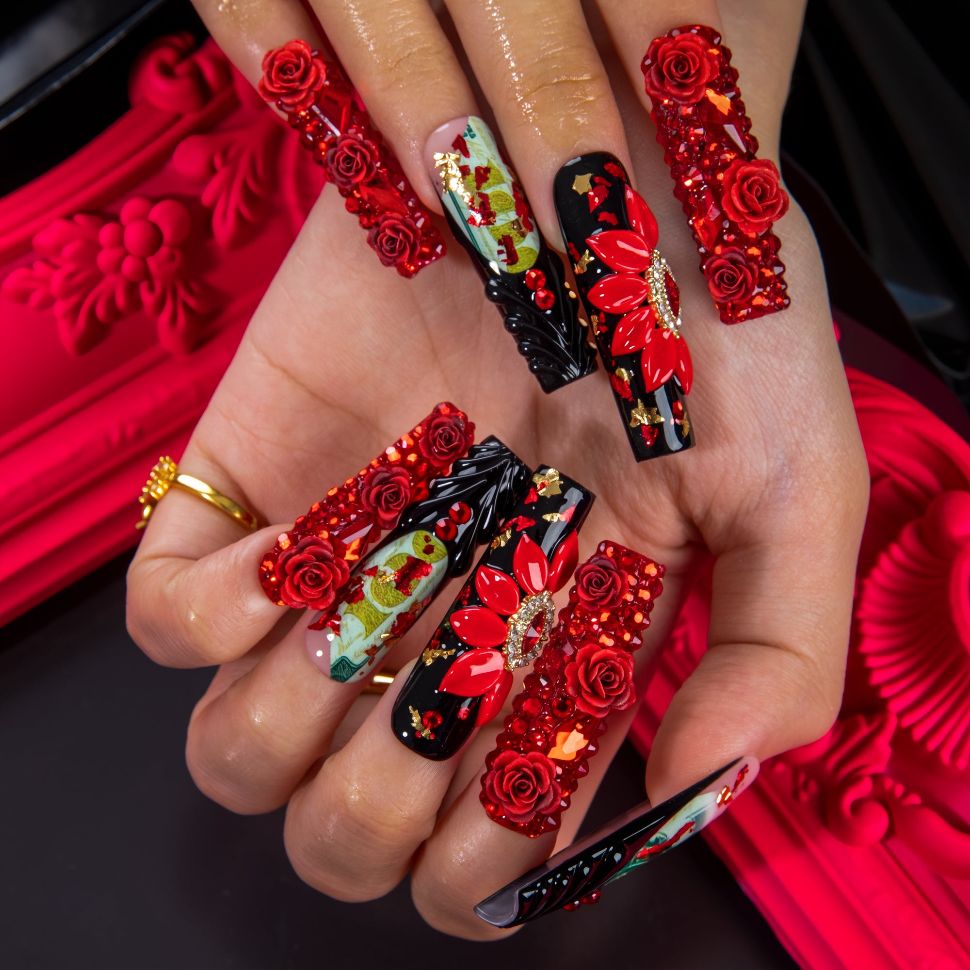 Queen of Midnigh Handmade Nails H911