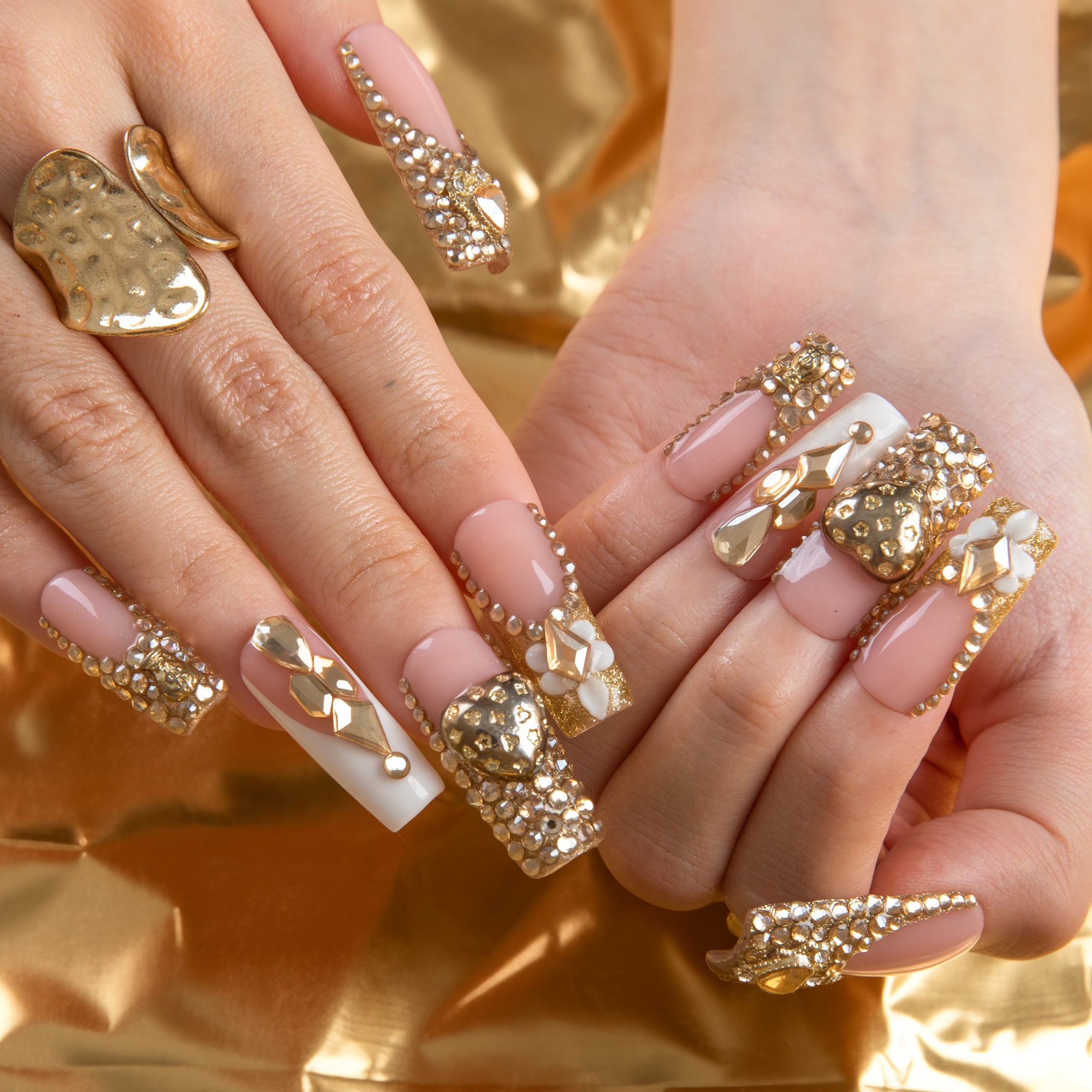 Love in Gold Handmade Nails H926