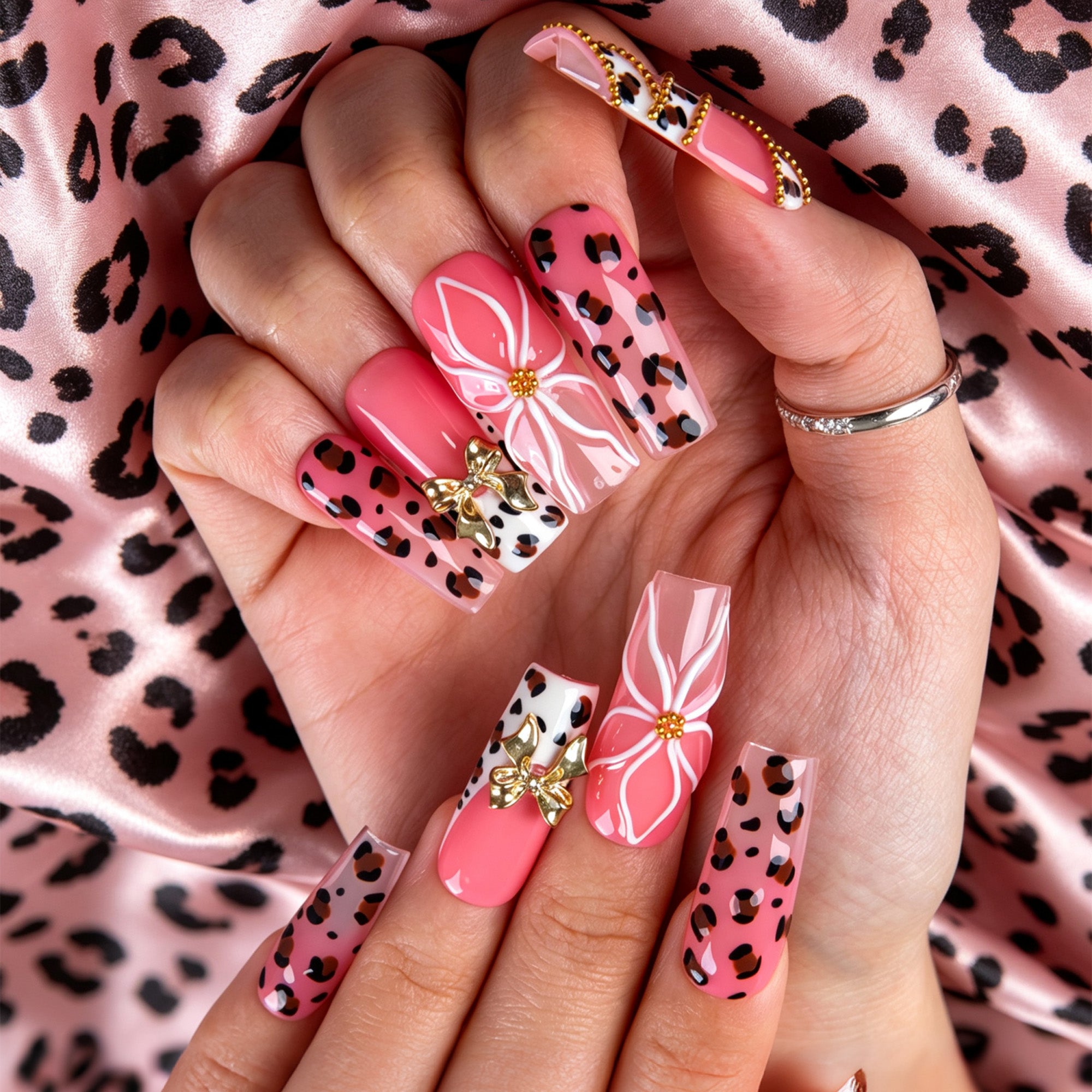 Feline Grace Handmade Nails H952