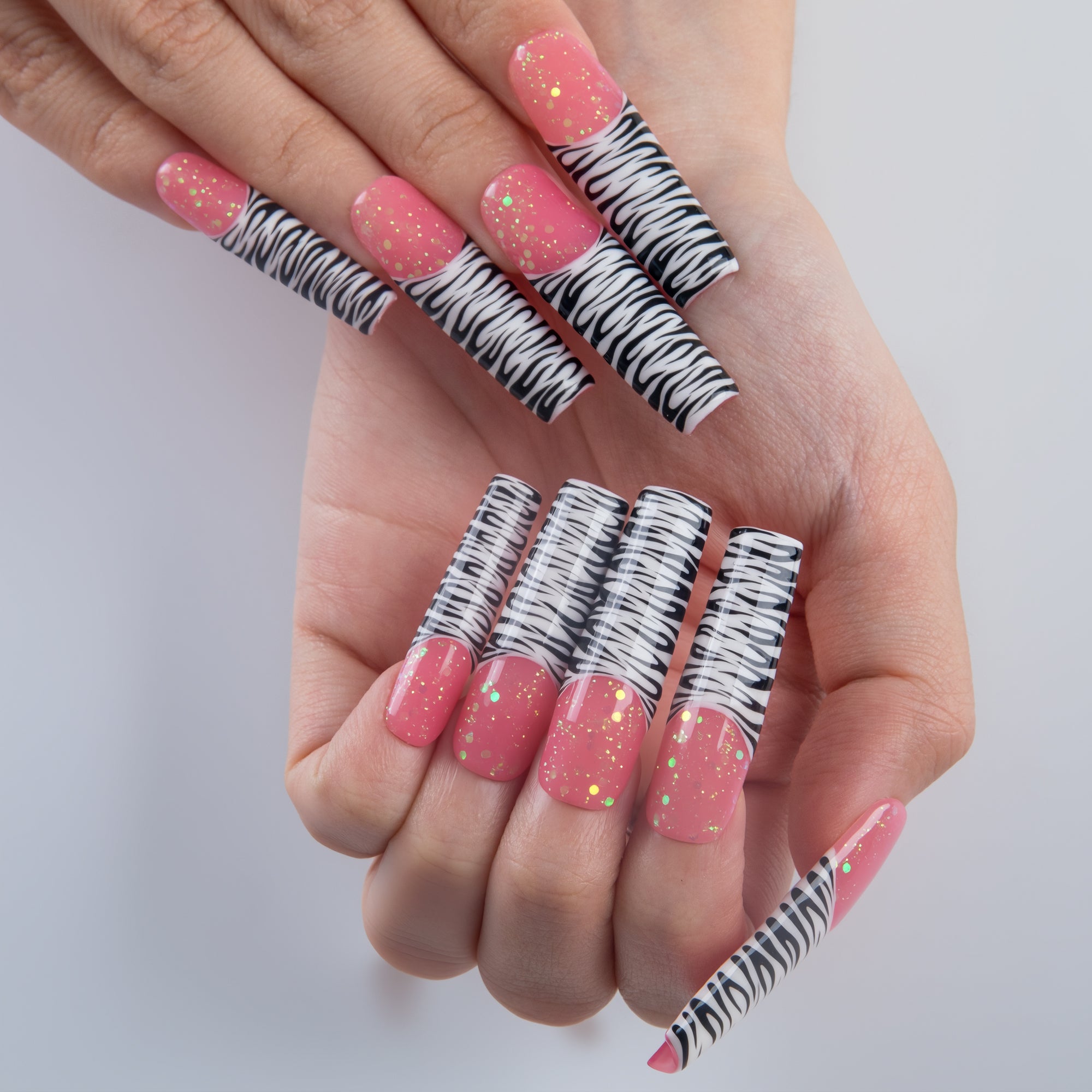 Safari Chic Handmade Nails H963