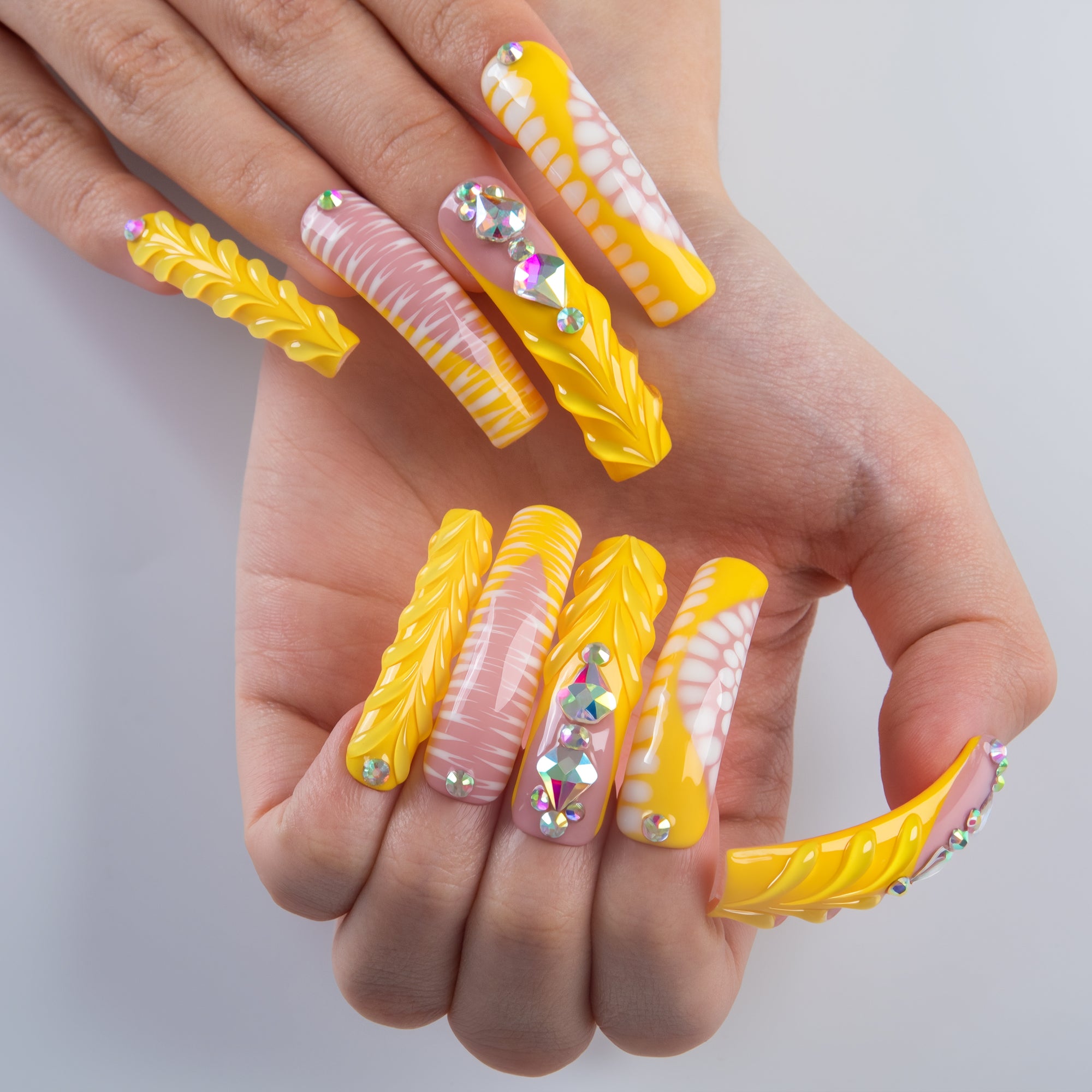 Golden Vine Handmade Nails H978
