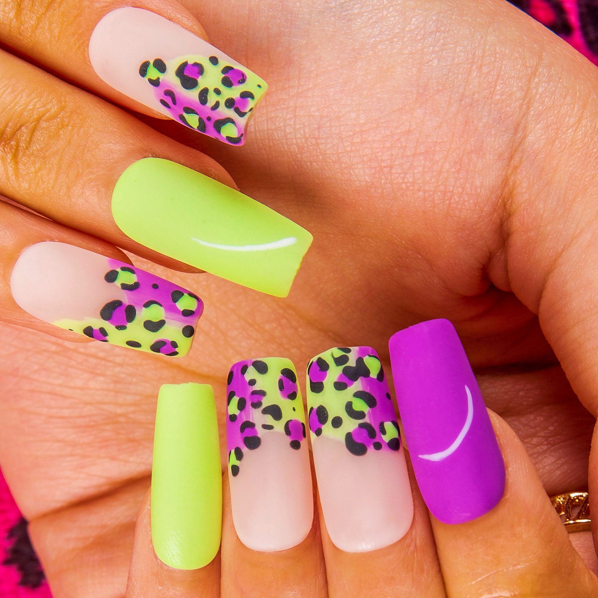 What a Girl Wants Handmade Nails H513