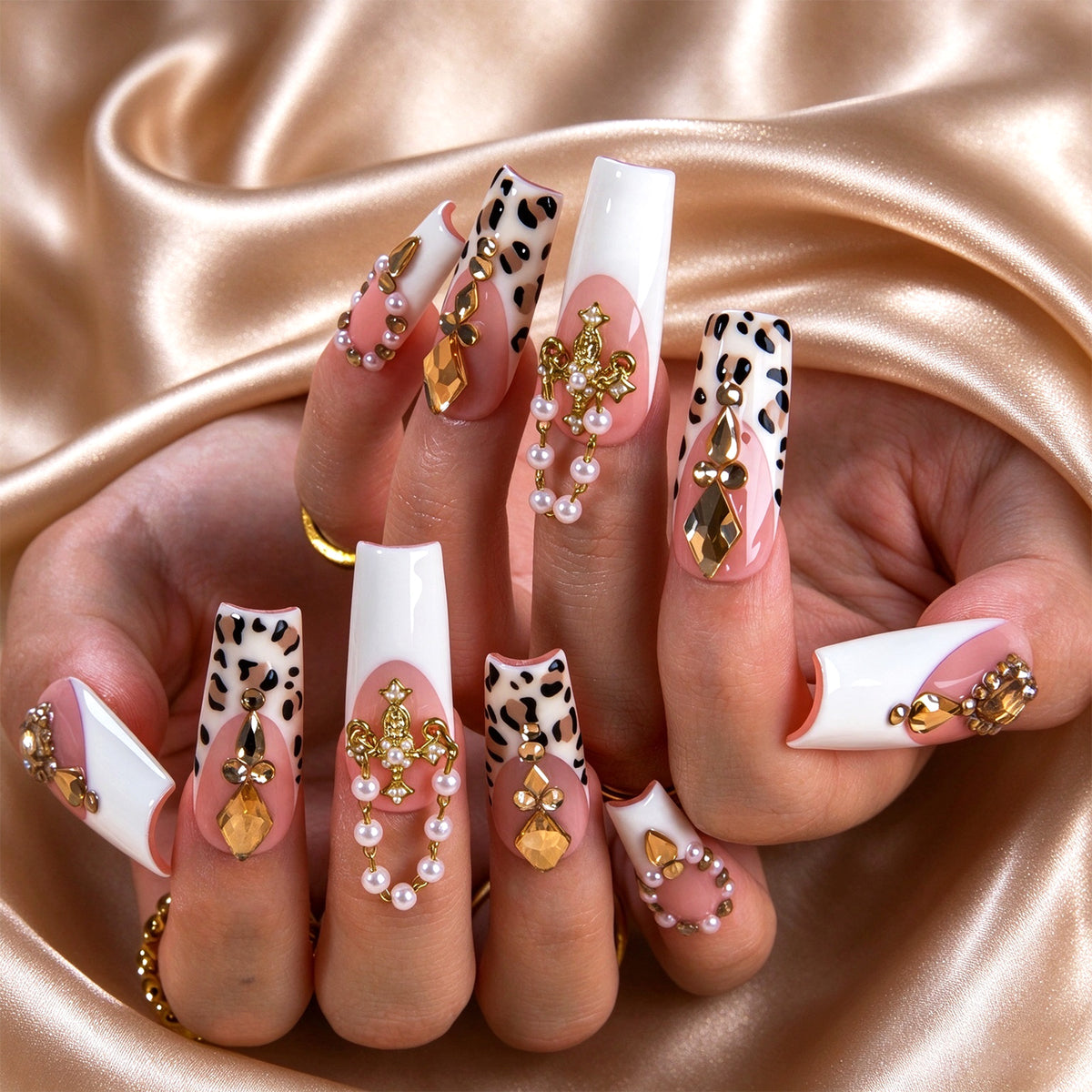 Divine Elegance Handmade Nails H970