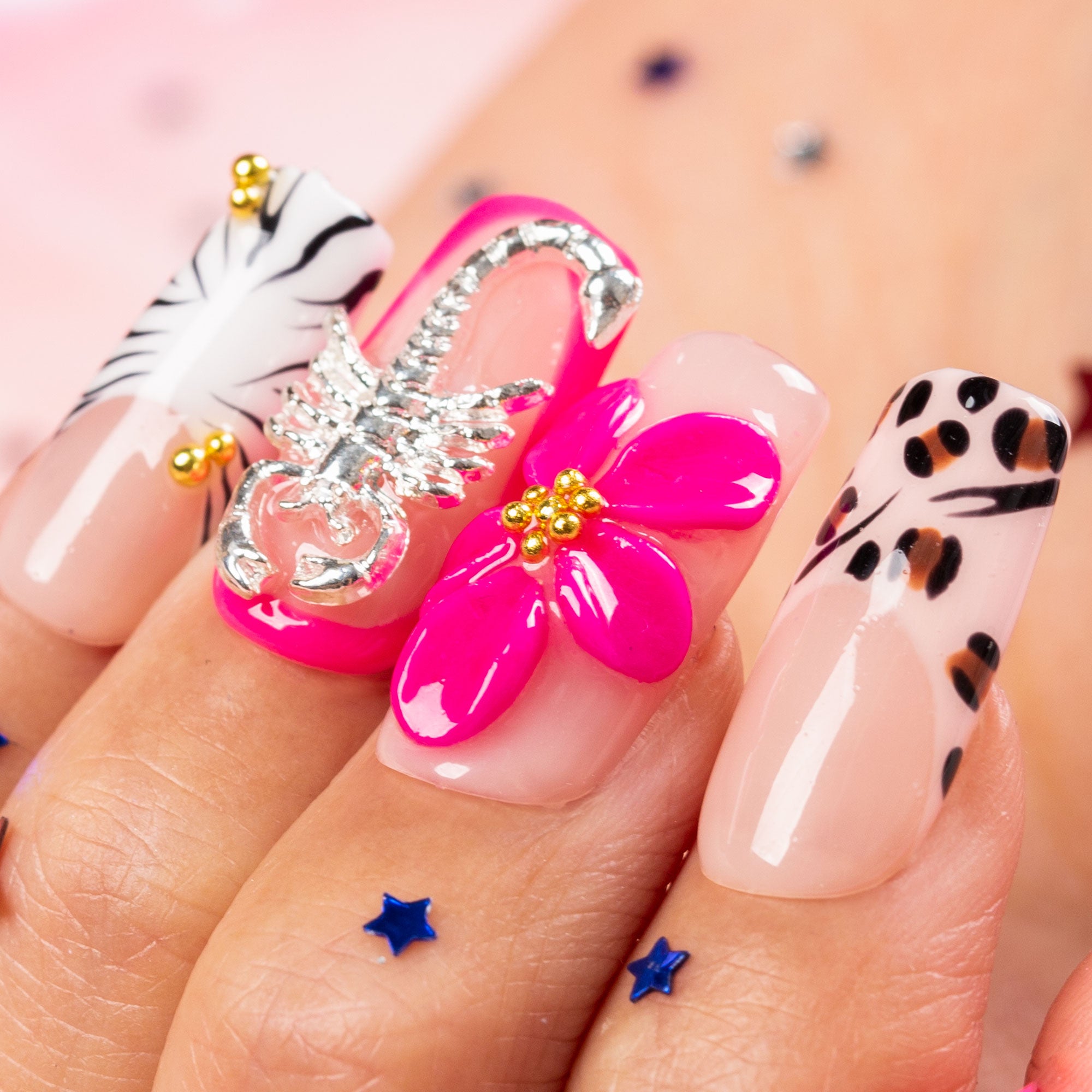 A Wild Sting Handmade Nails H510