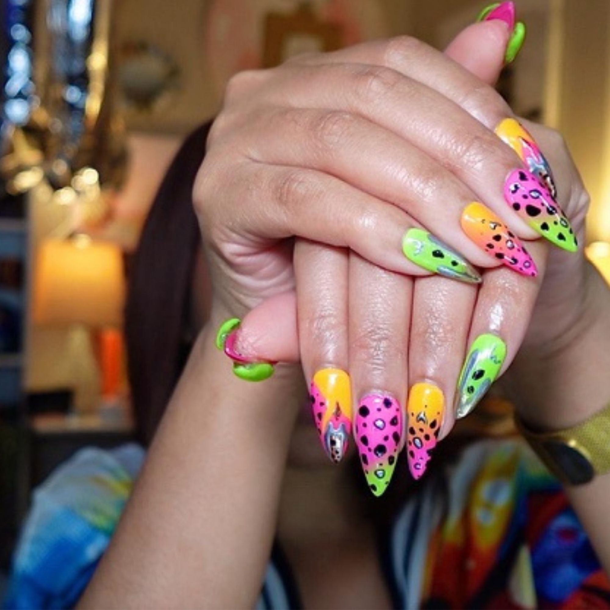@thequinbeeshow x Lovful Creator Collab Electric Honey Handmade Nails C058
