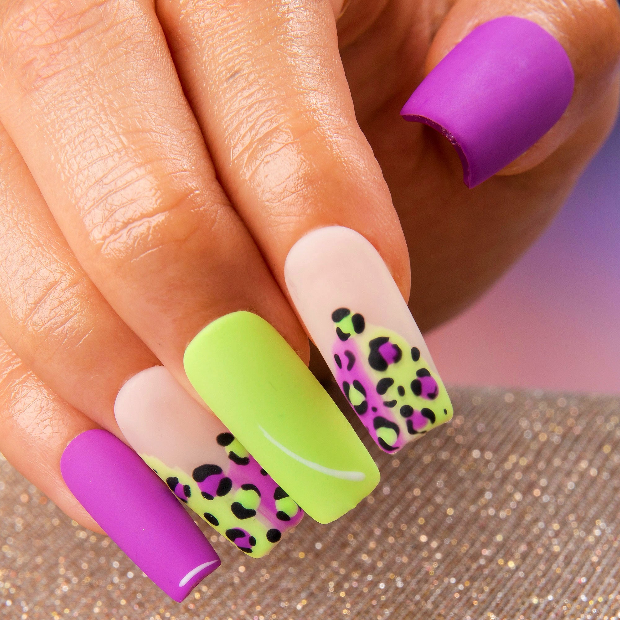 What a Girl Wants Handmade Nails H513