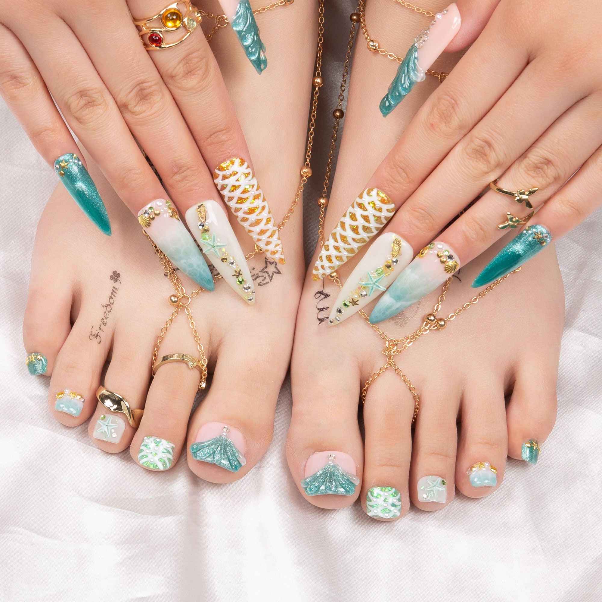 Surfing Girls Blue Combo Set Handmade Nails H119+T119
