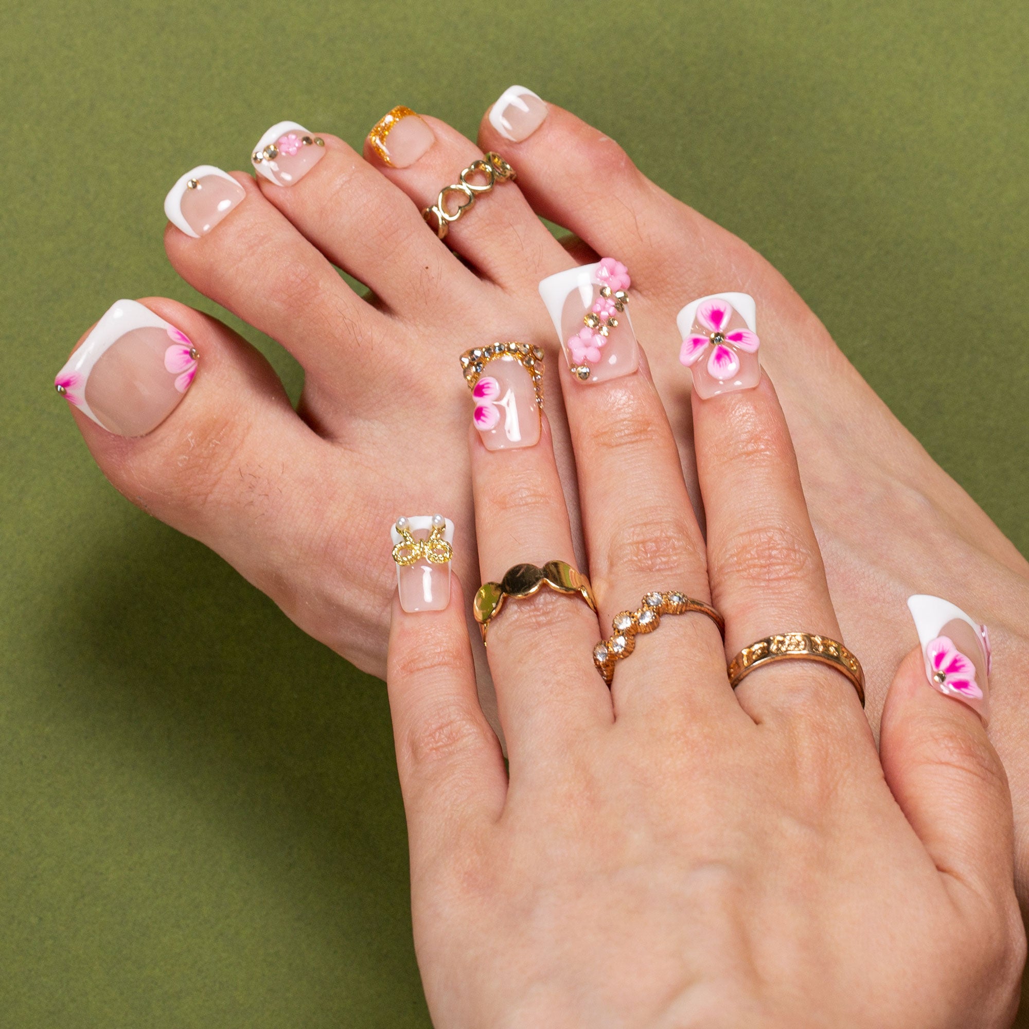 Soft But Toxic Combo Set Handmade Nails H576+T576