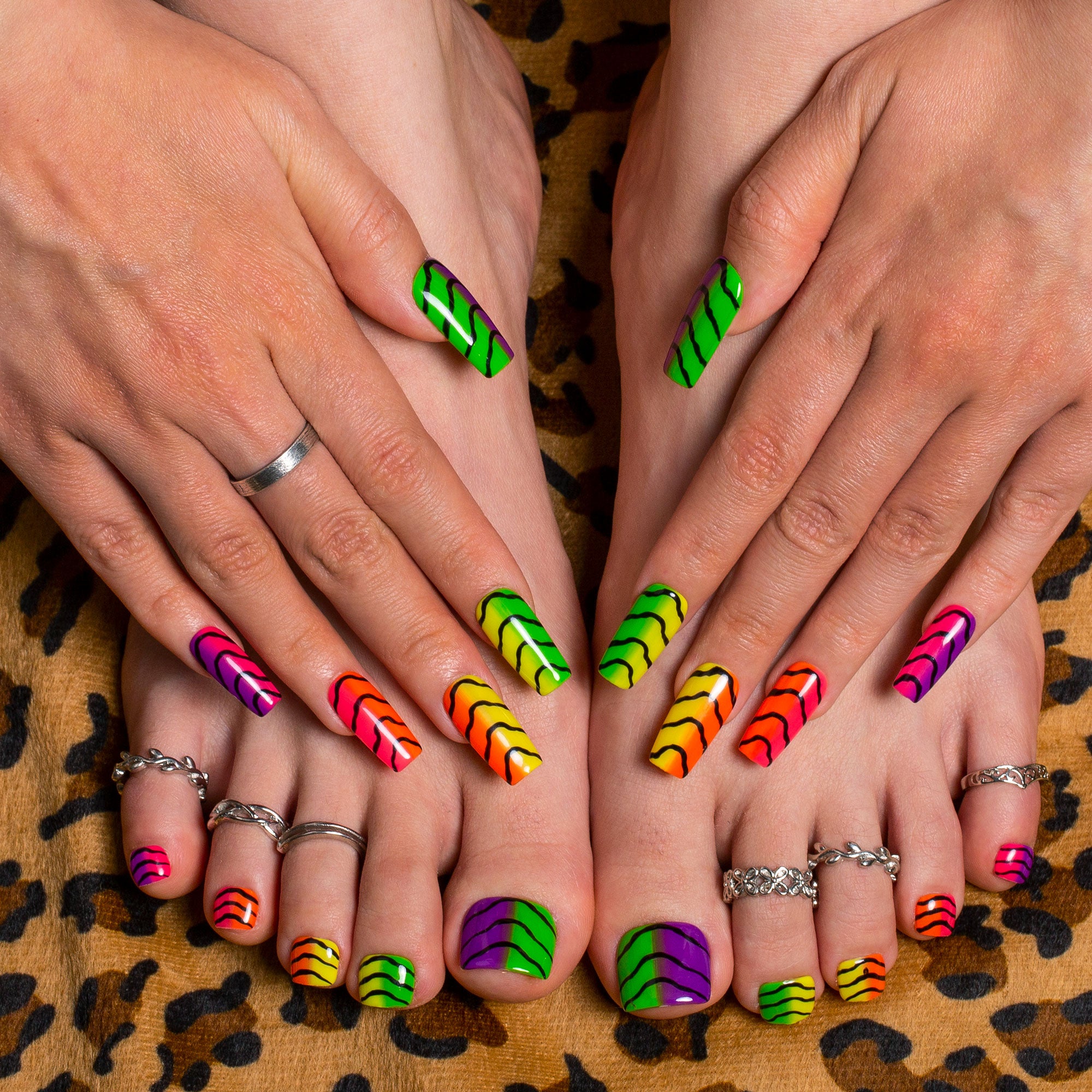 Neon Scales Combo Set Handmade Nails H517+T517