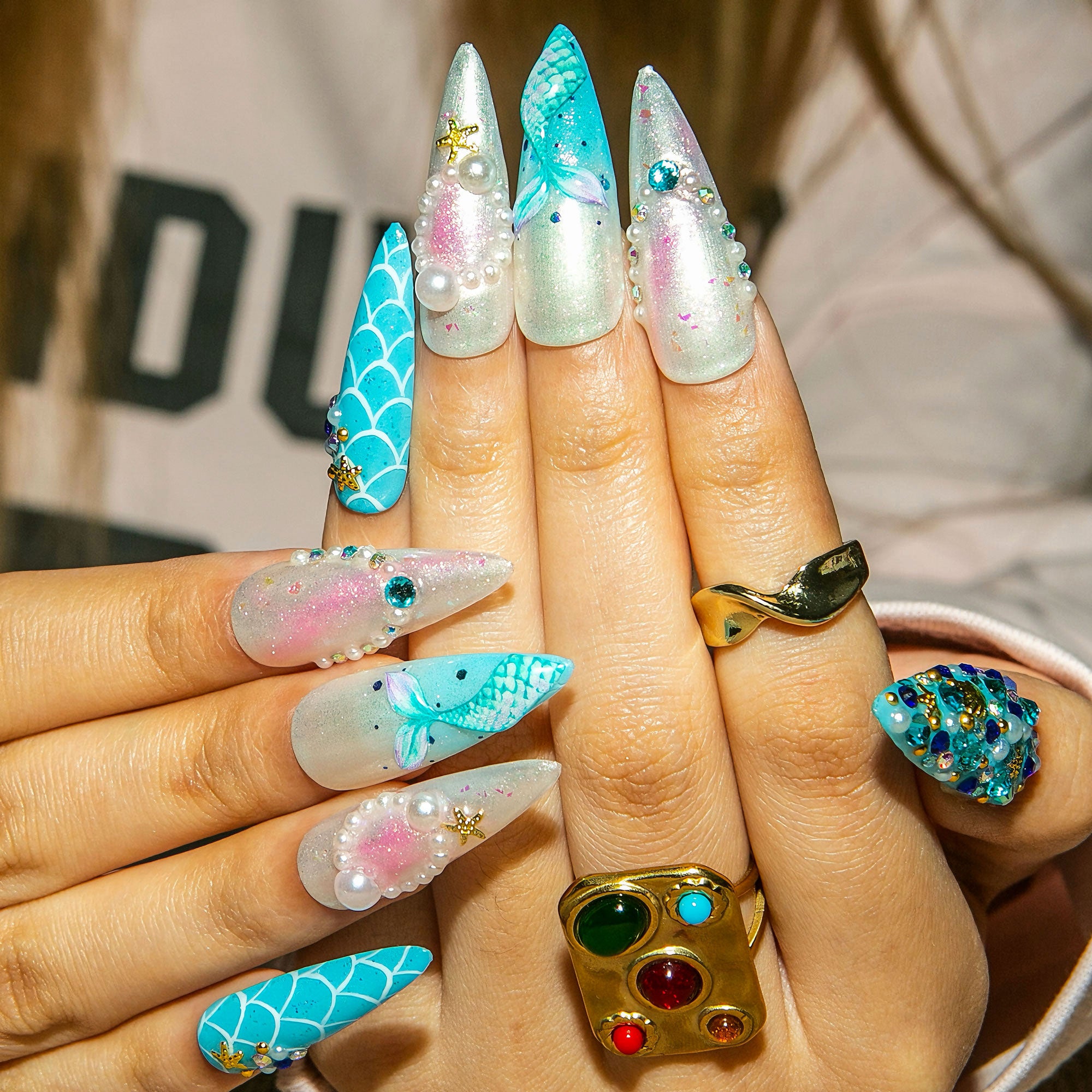 Kiss the Girl Handmade Nails H455