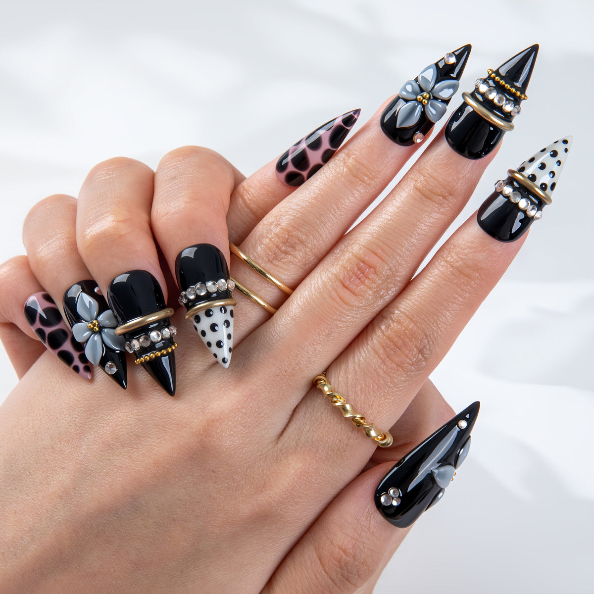 Noir Blossom Handmade Nails H1006