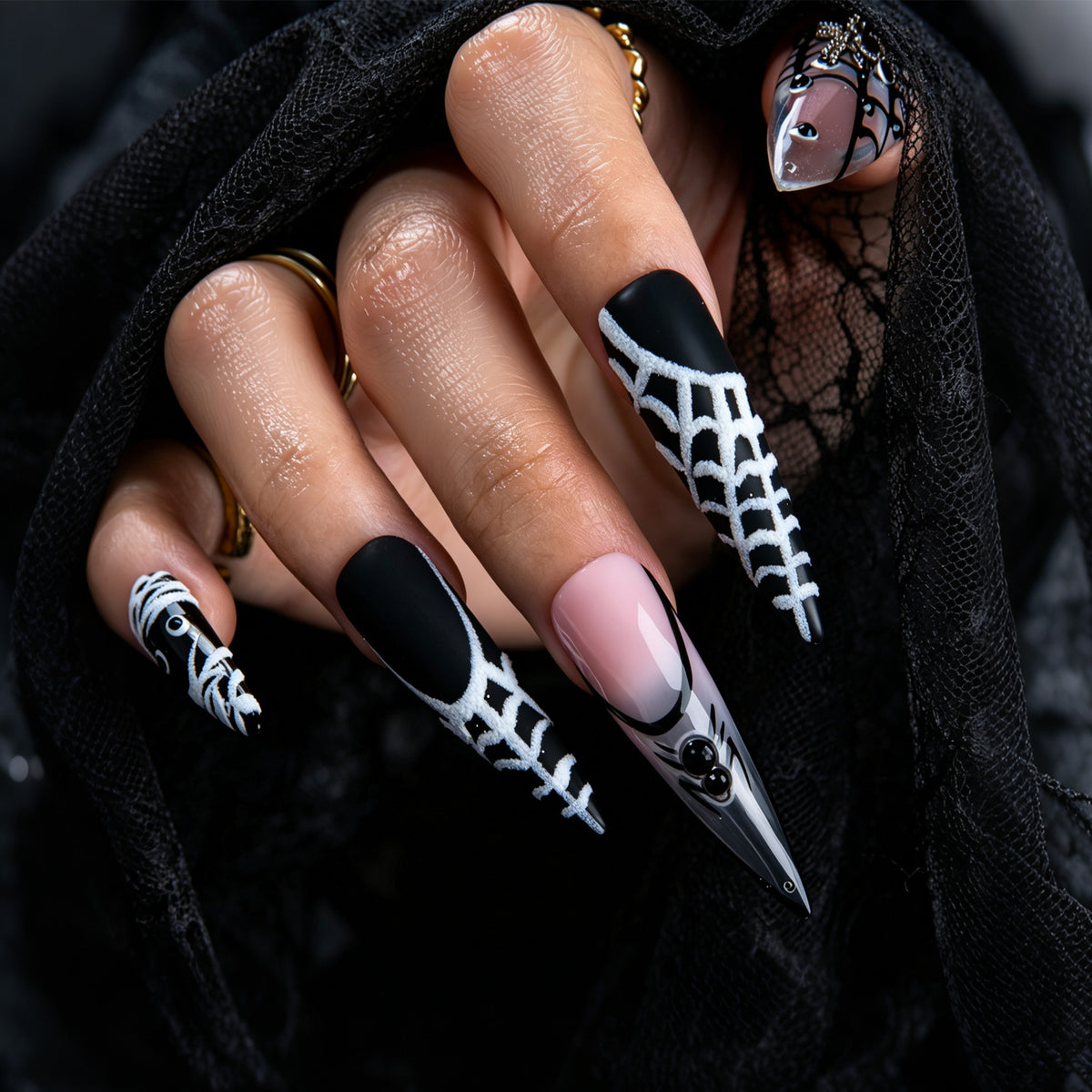 Spider Veil Handmade Nails H1011
