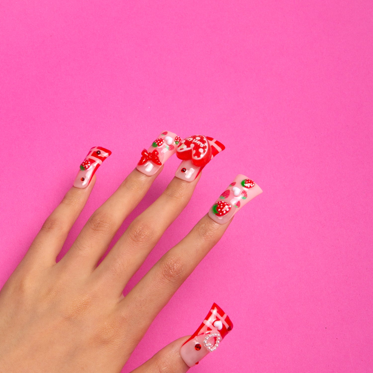 Dreamy Strawberry Garden Handmade Duck Nails H256