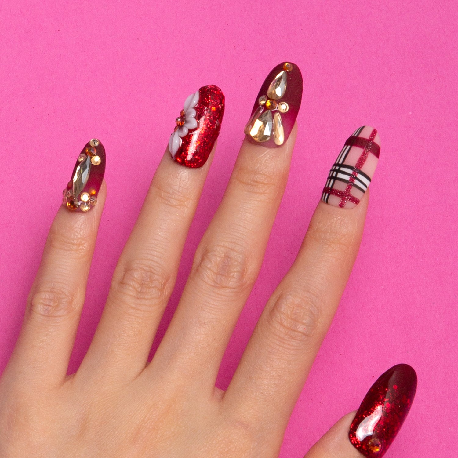 Crimson Charm Handmade Round Nails H345