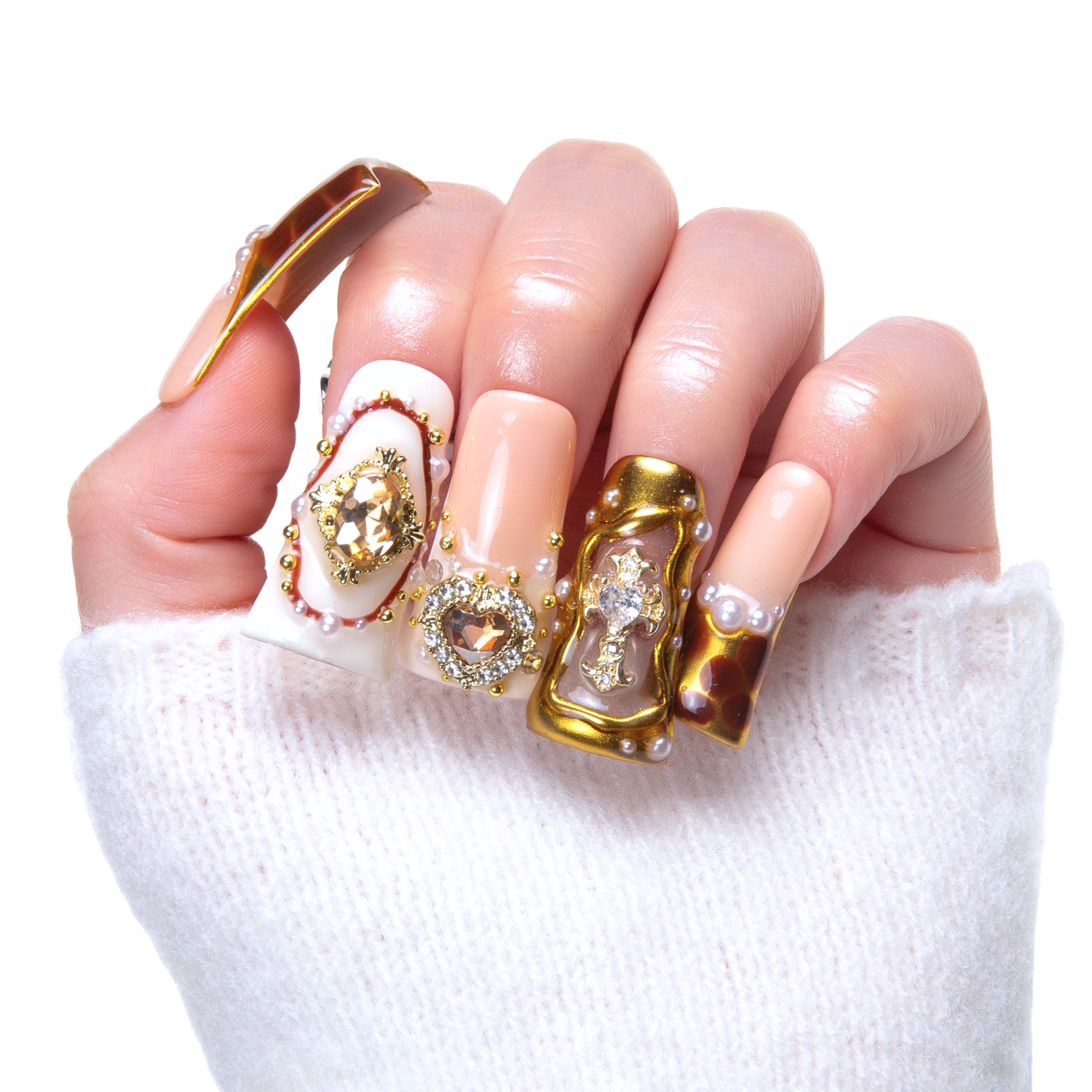 Regal Romance Handmade Nails H366