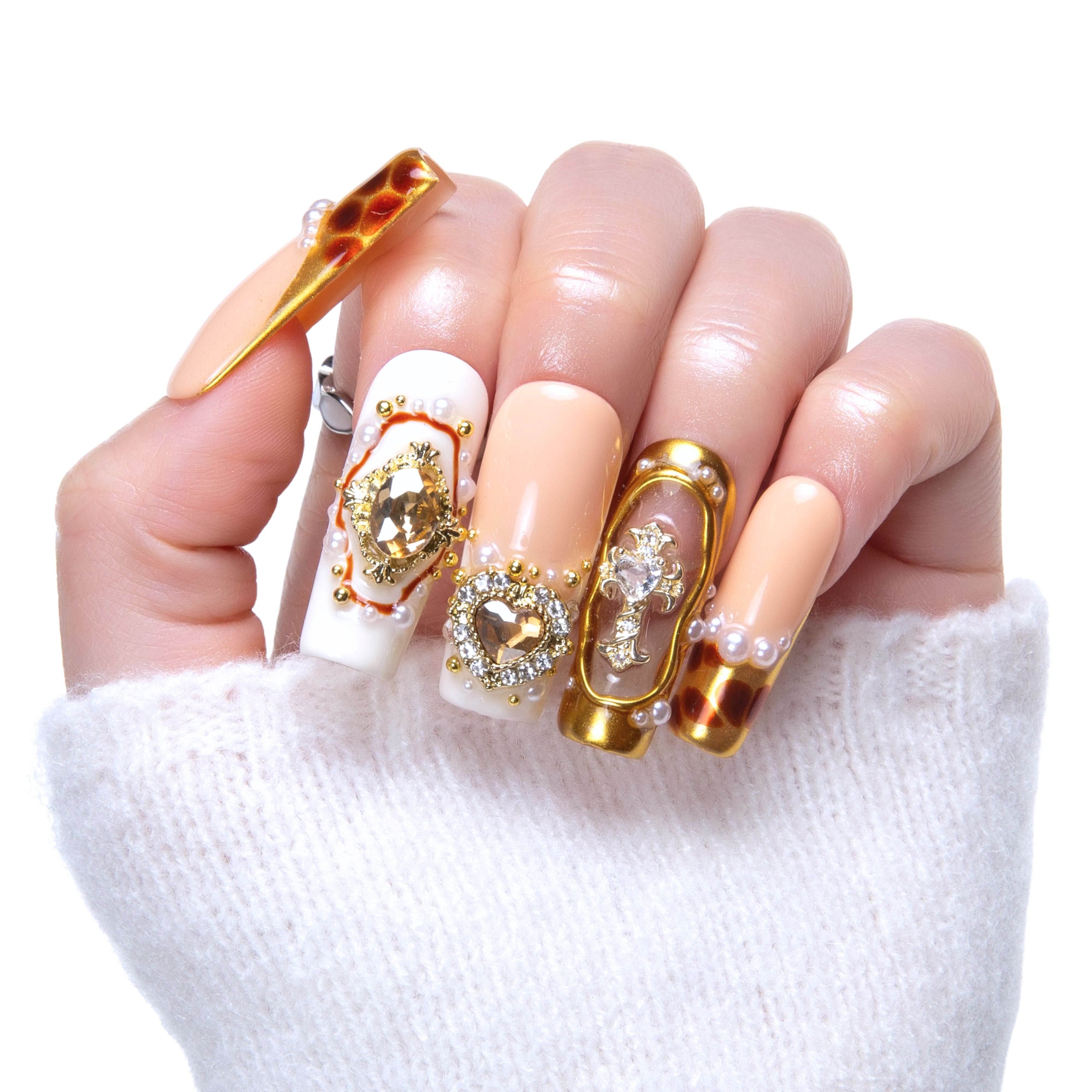 Regal Romance Handmade Nails H366