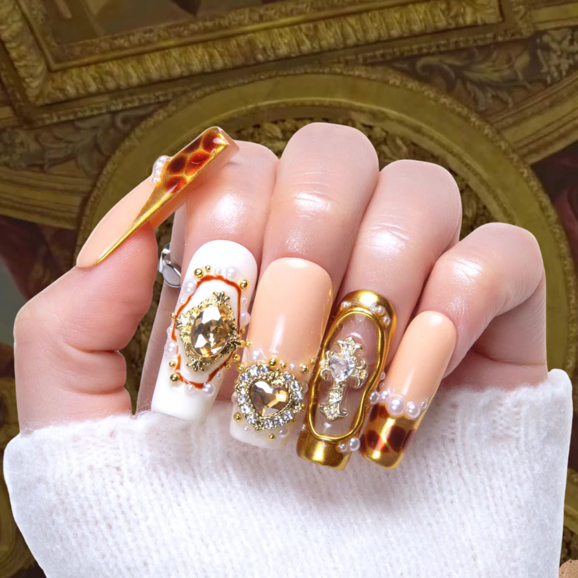 Regal Romance Handmade Nails H366