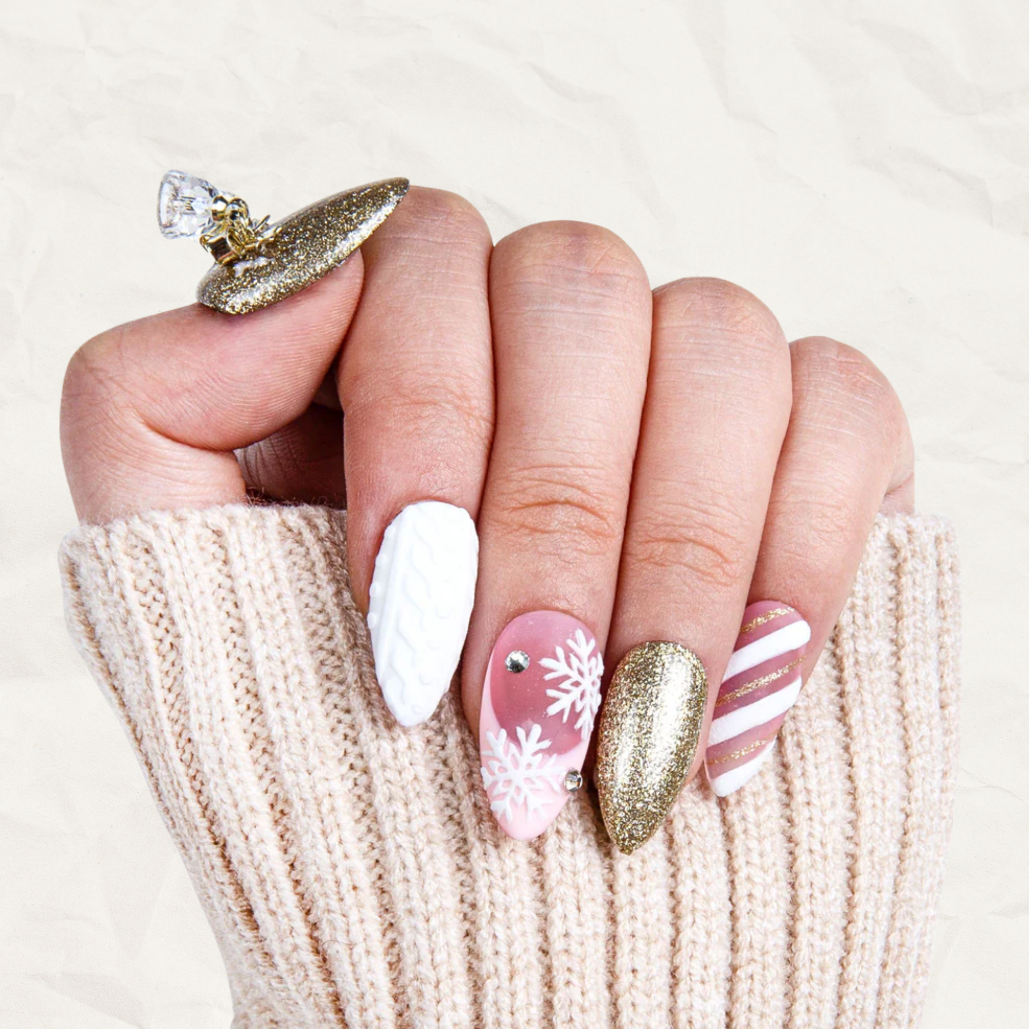 Festive Finesse Handmade Nails H381