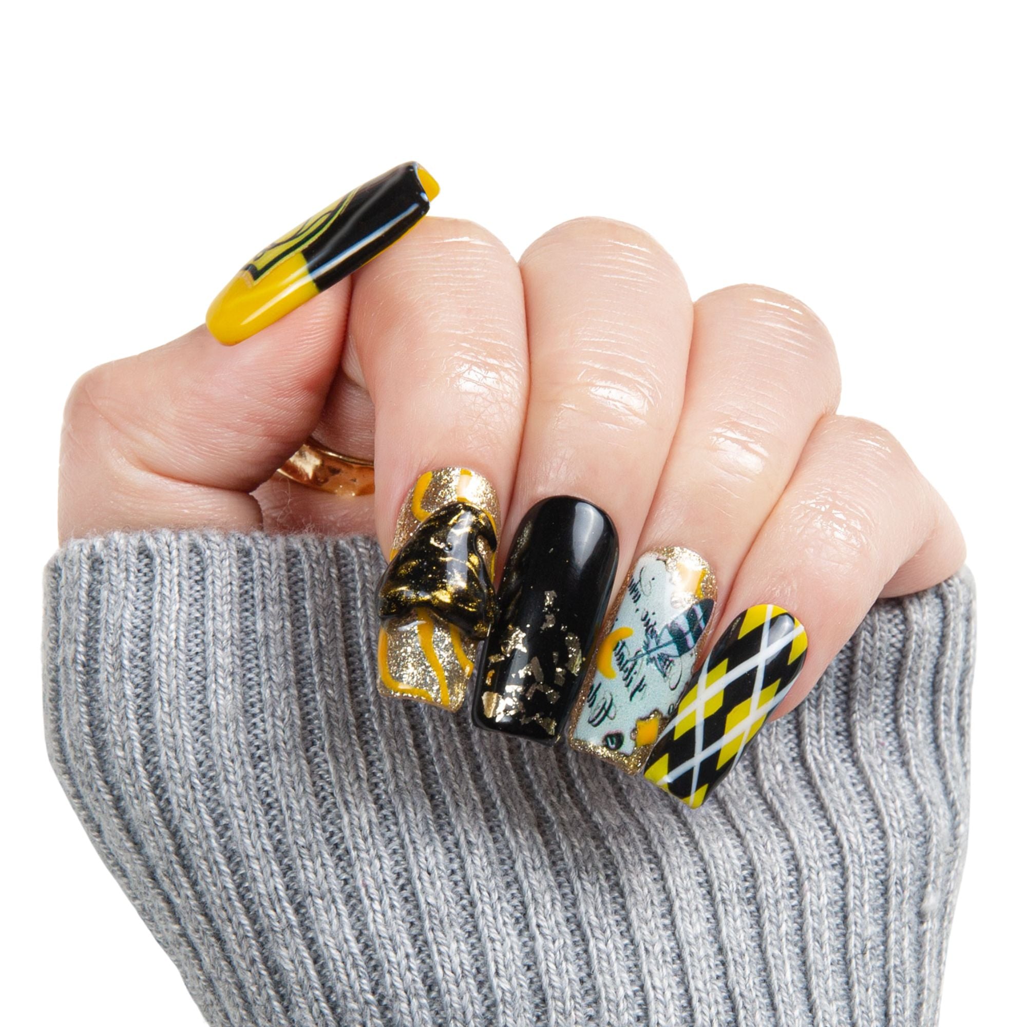 House of Loyalty Handmade Nails H413