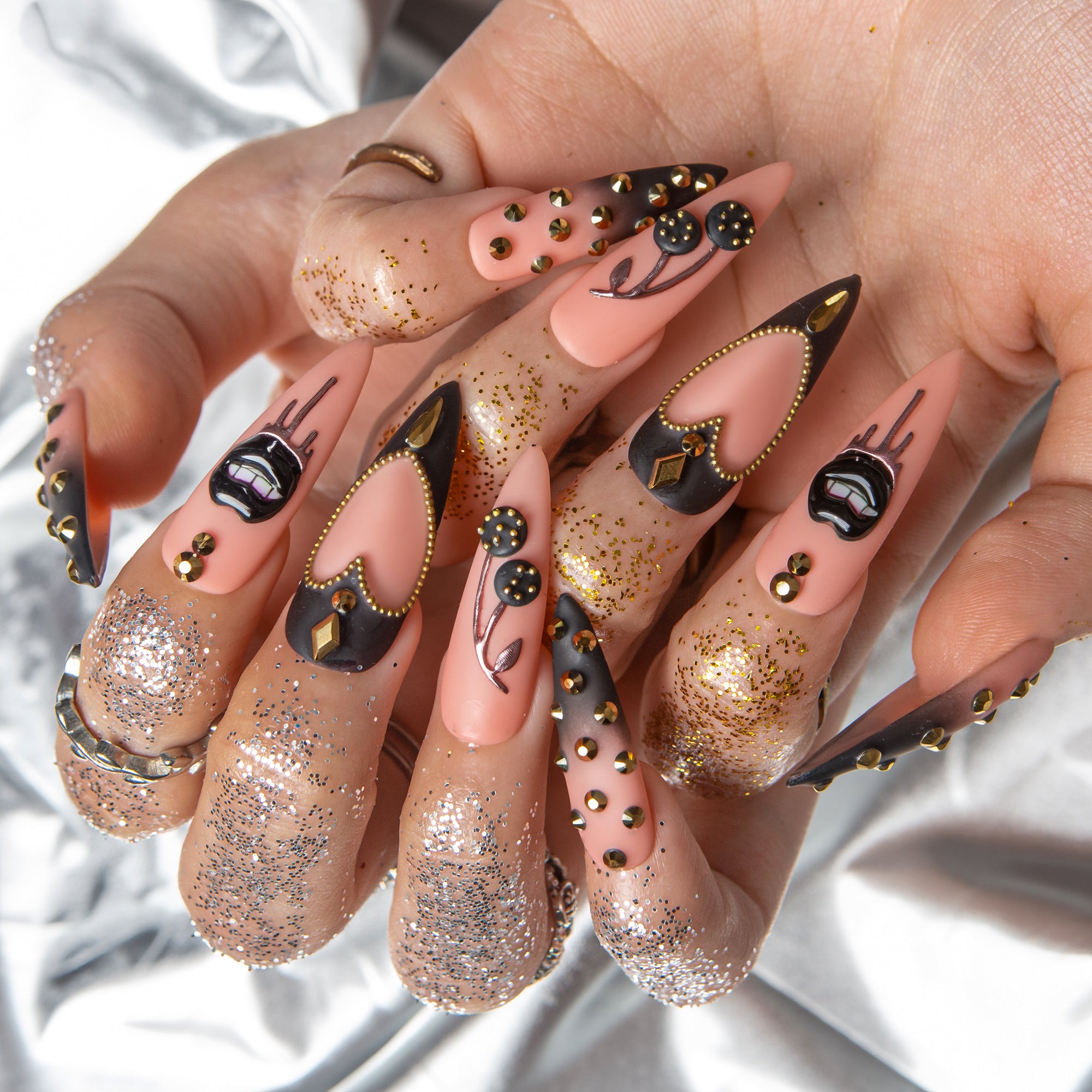 XOXO, Venom Wild Handmade Nails H563