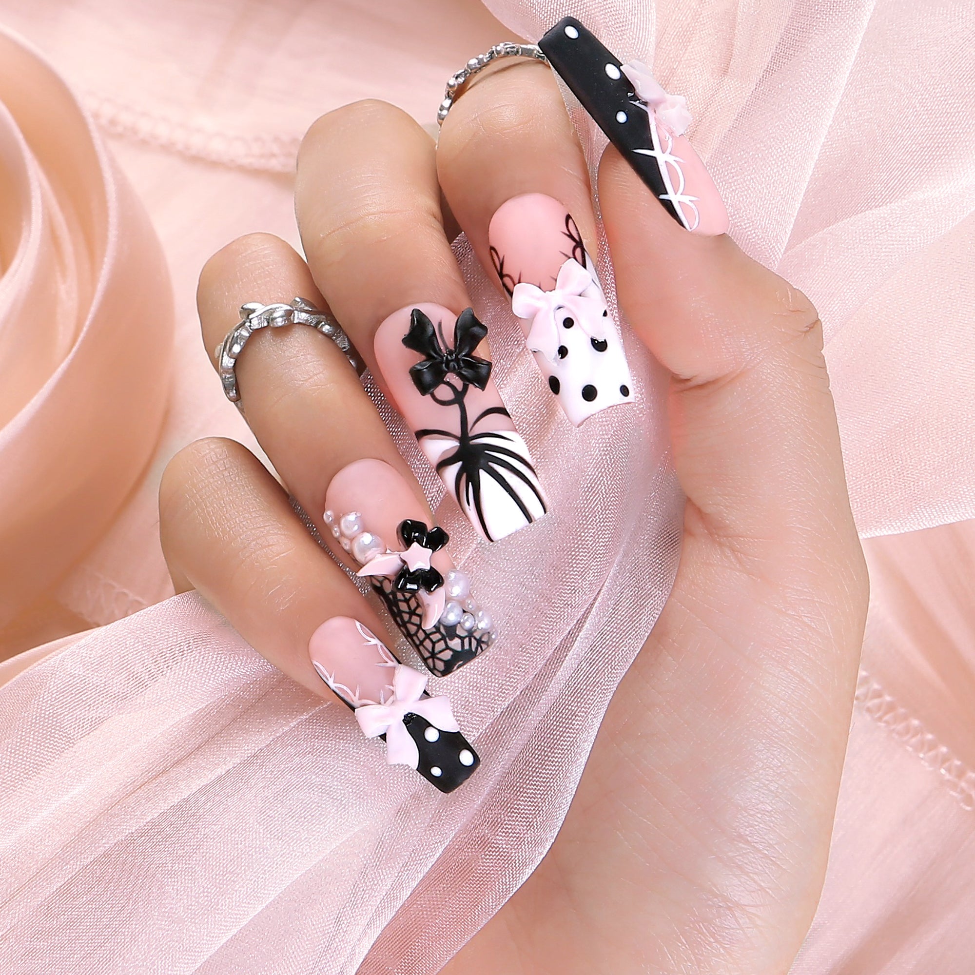 Midnight Doll Handmade Nails H608