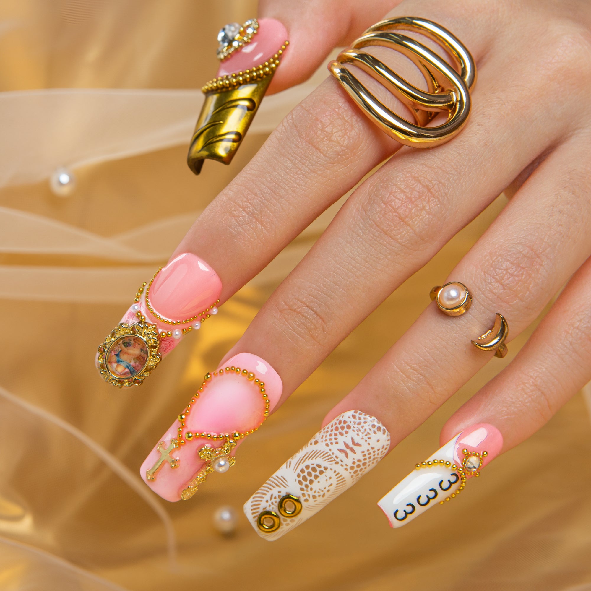 Gilded Heartbreak Handmade Nails H615