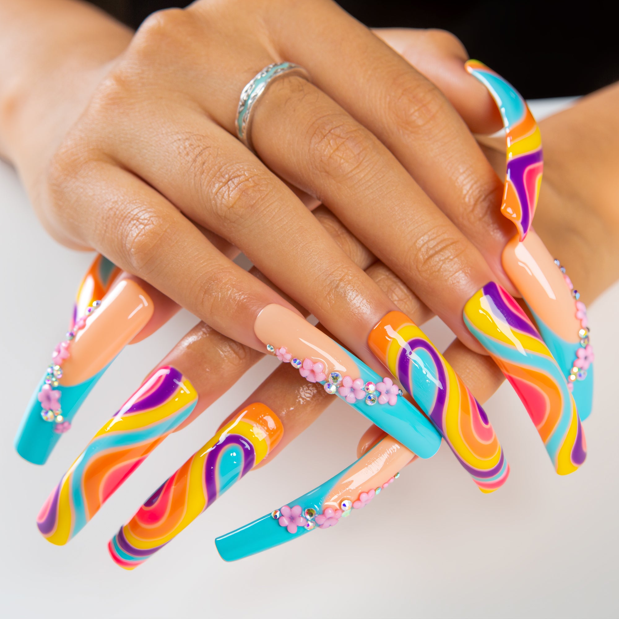 Too Groovy To Text Back Handmade Nails H619