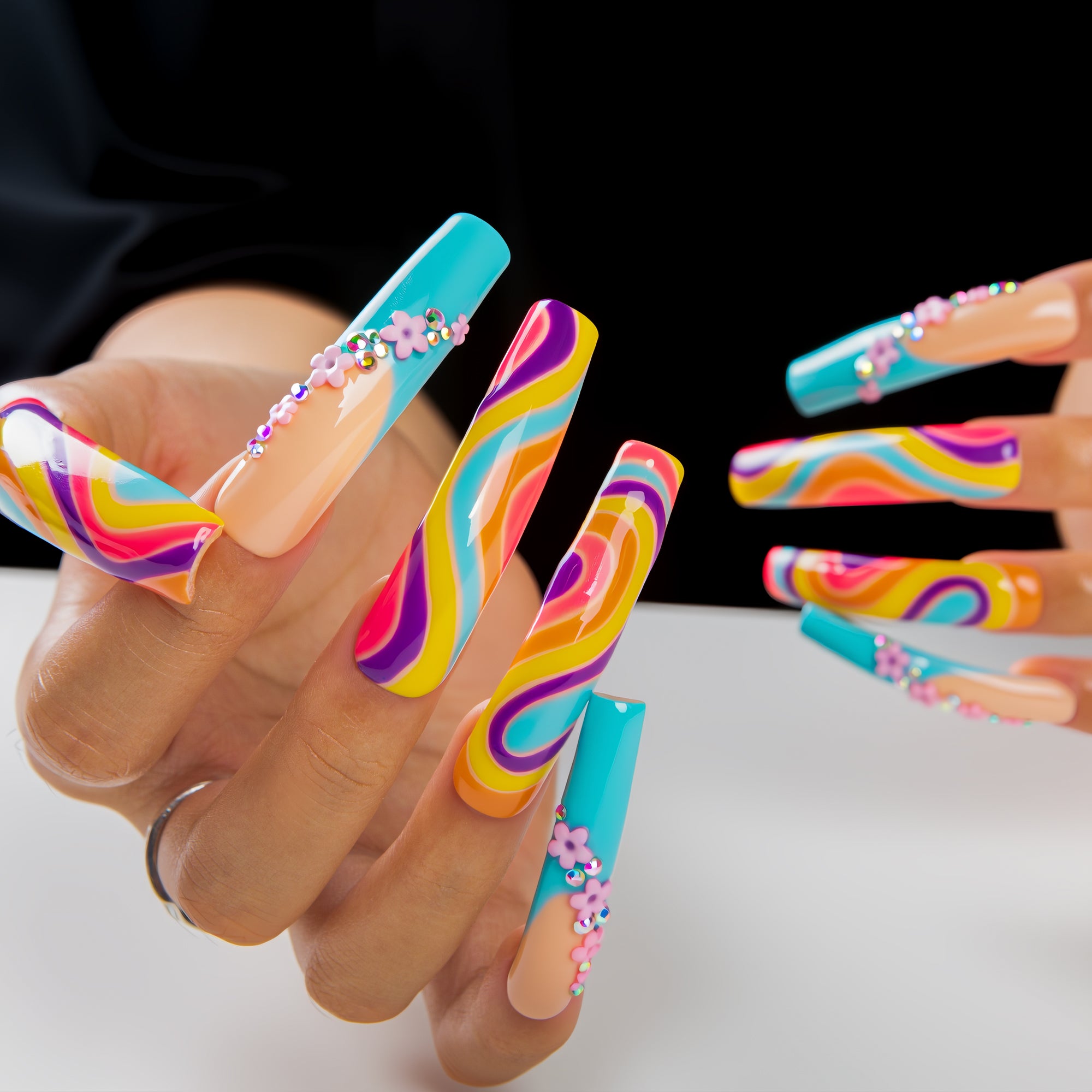 Too Groovy To Text Back Handmade Nails H619