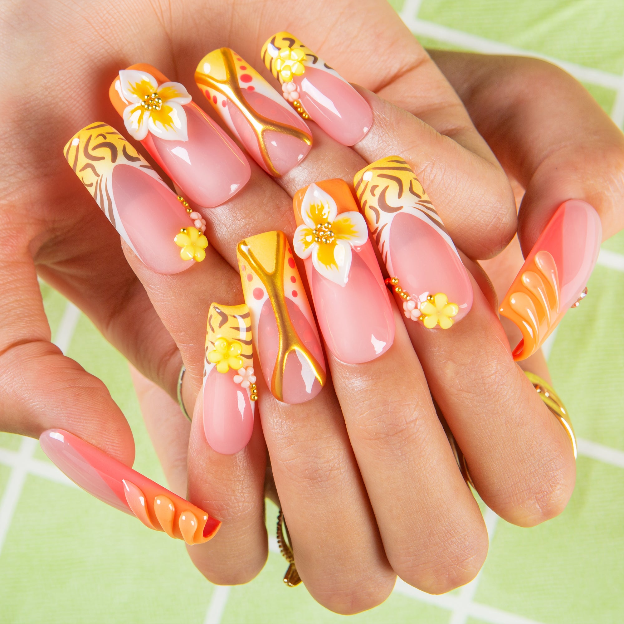 Poolside Drama Handmade Nails H635