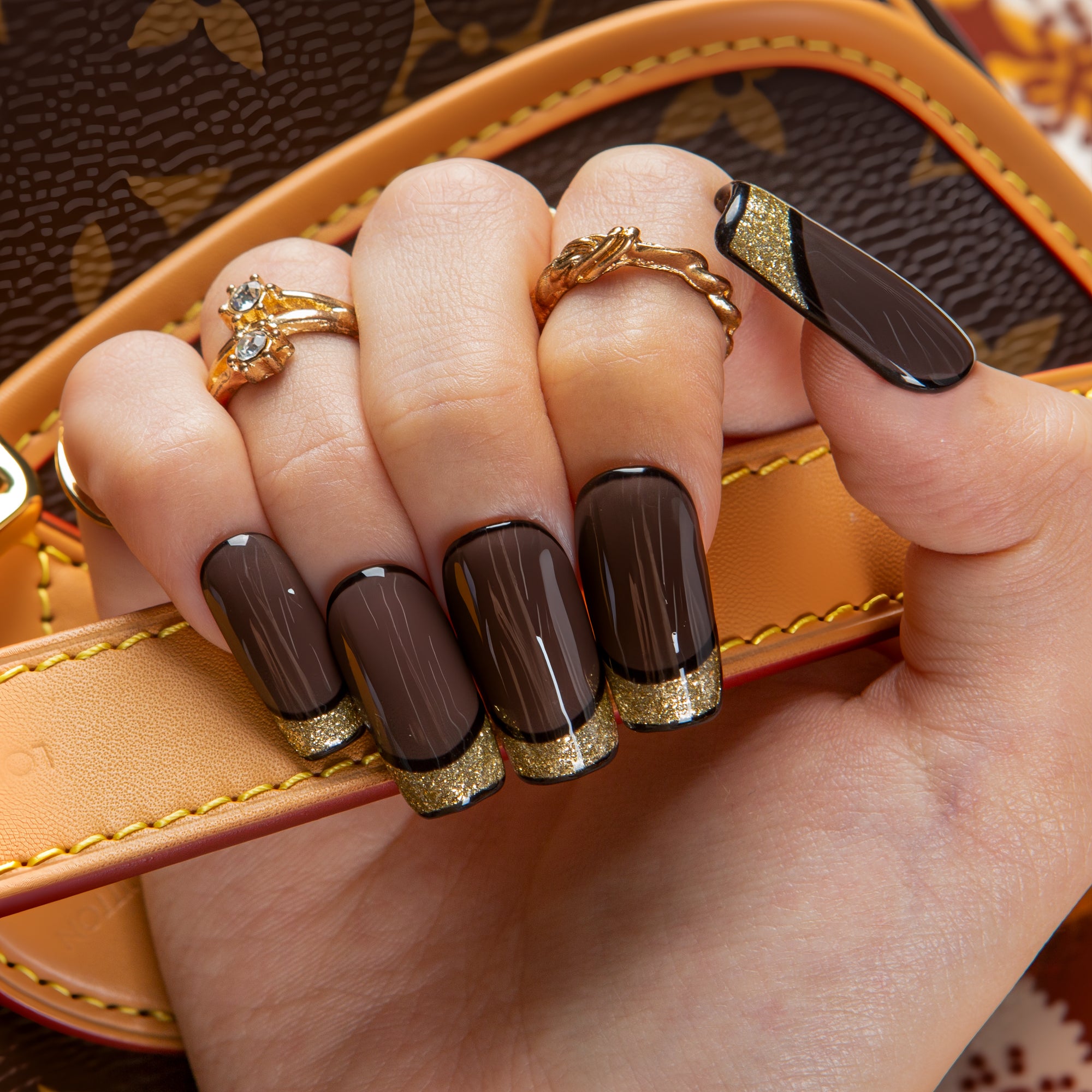 Noir Affair Handmade Nails H643