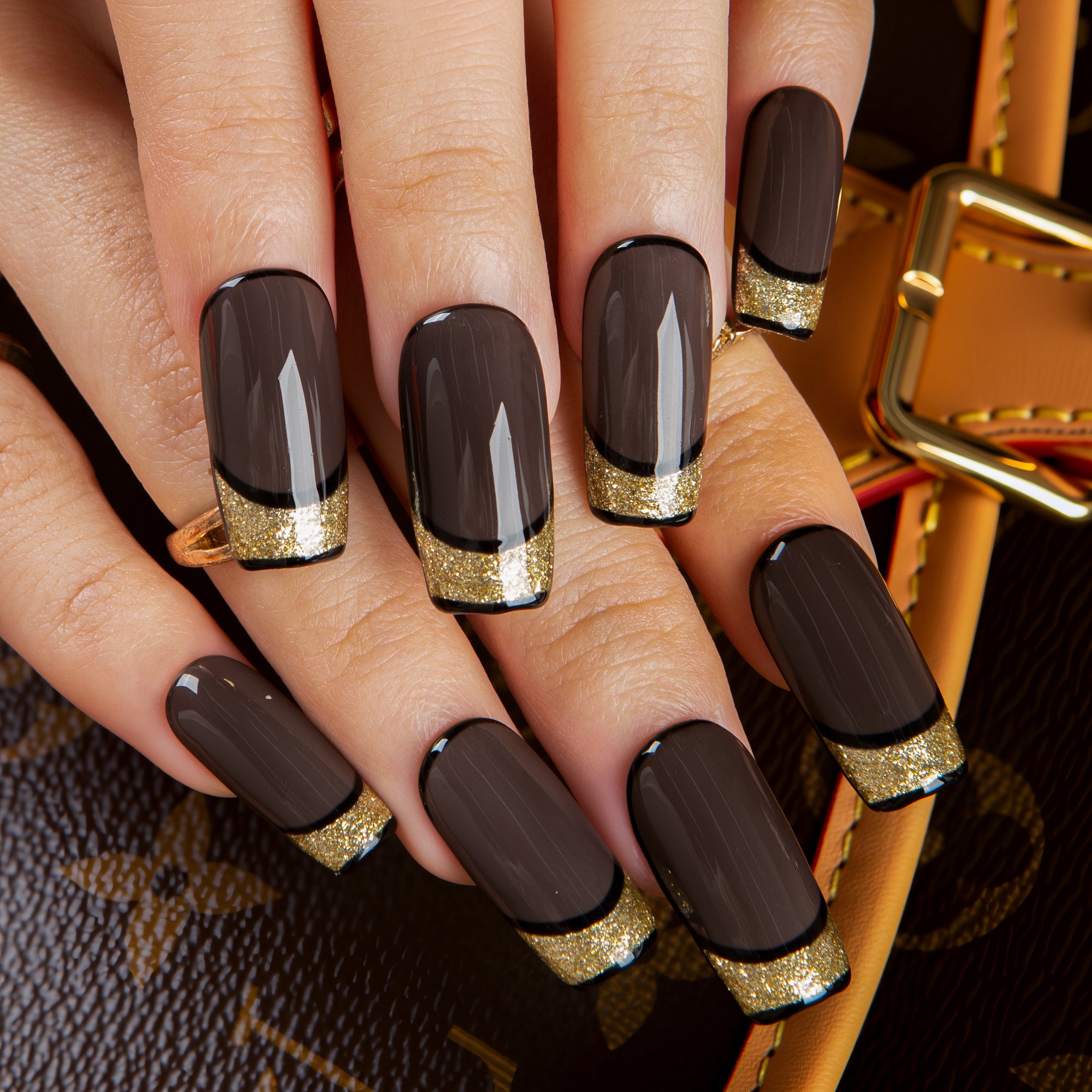 Noir Affair Handmade Nails H643