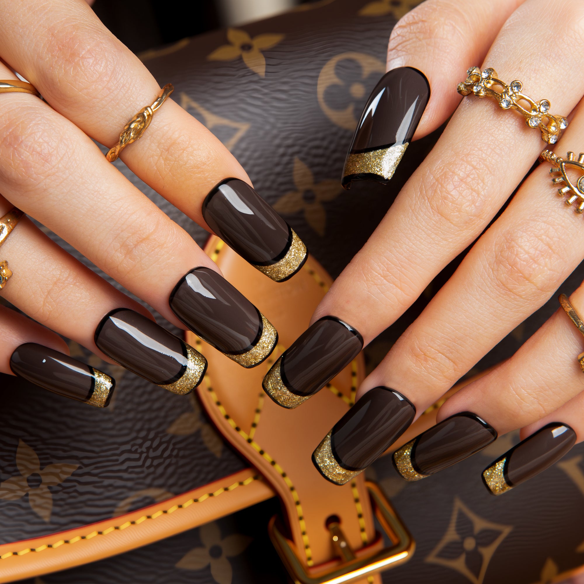 Noir Affair Handmade Nails H643